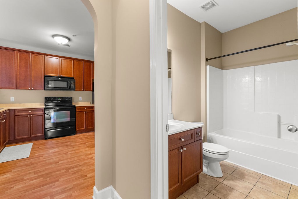 8045 Bienville Dr Unit: 5