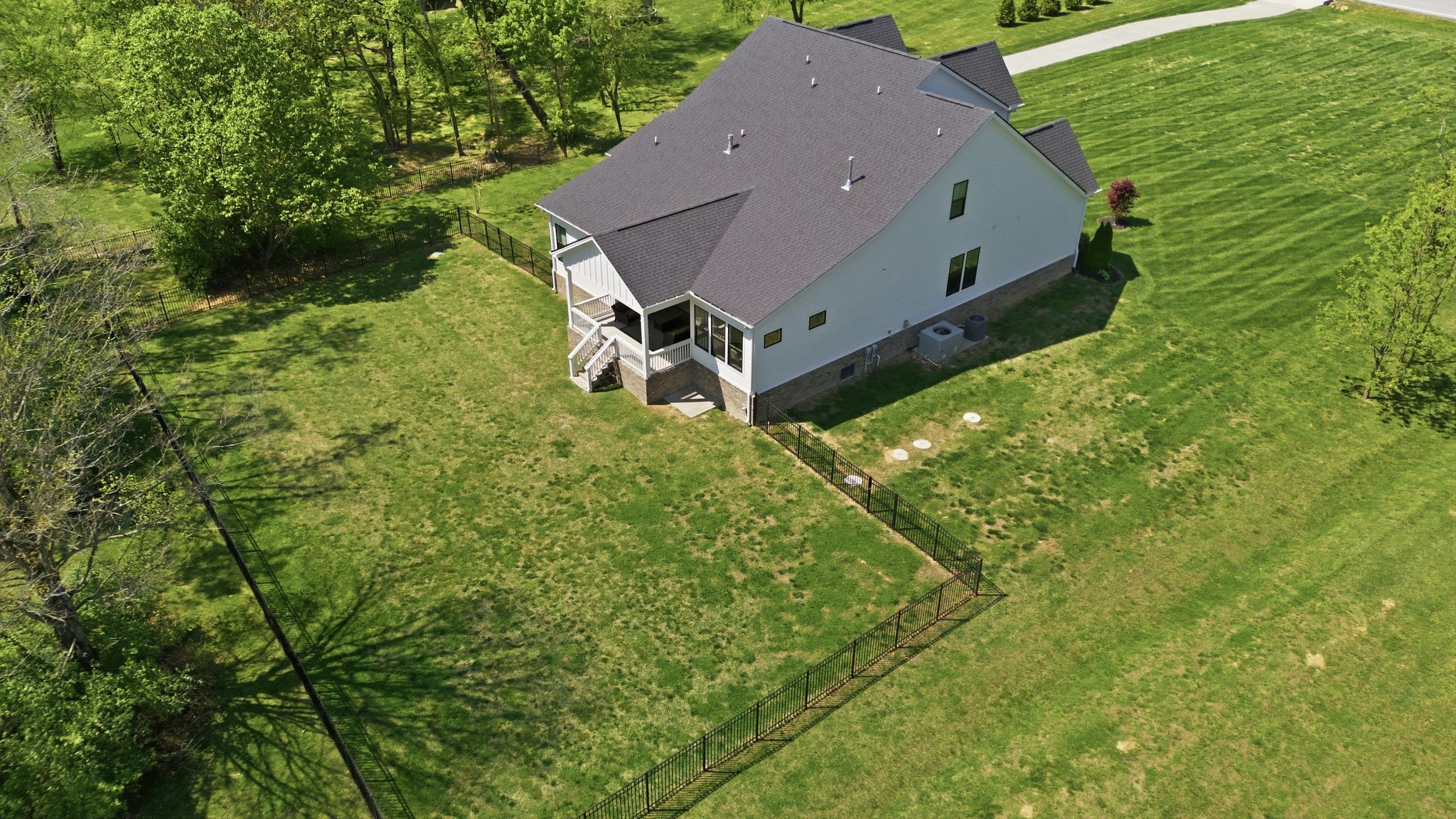 8001 Burning Tree Farm Rd