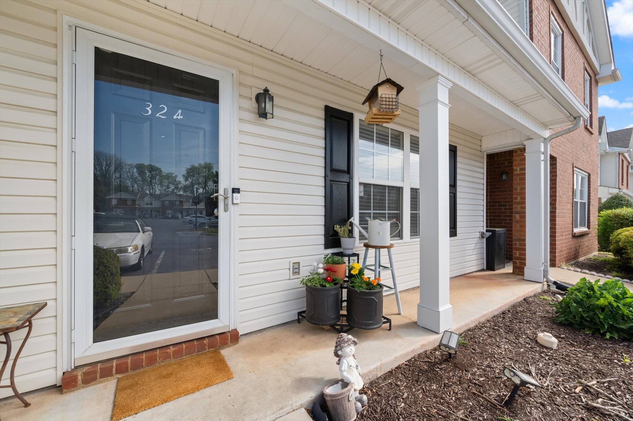 324 Arapaho Dr
