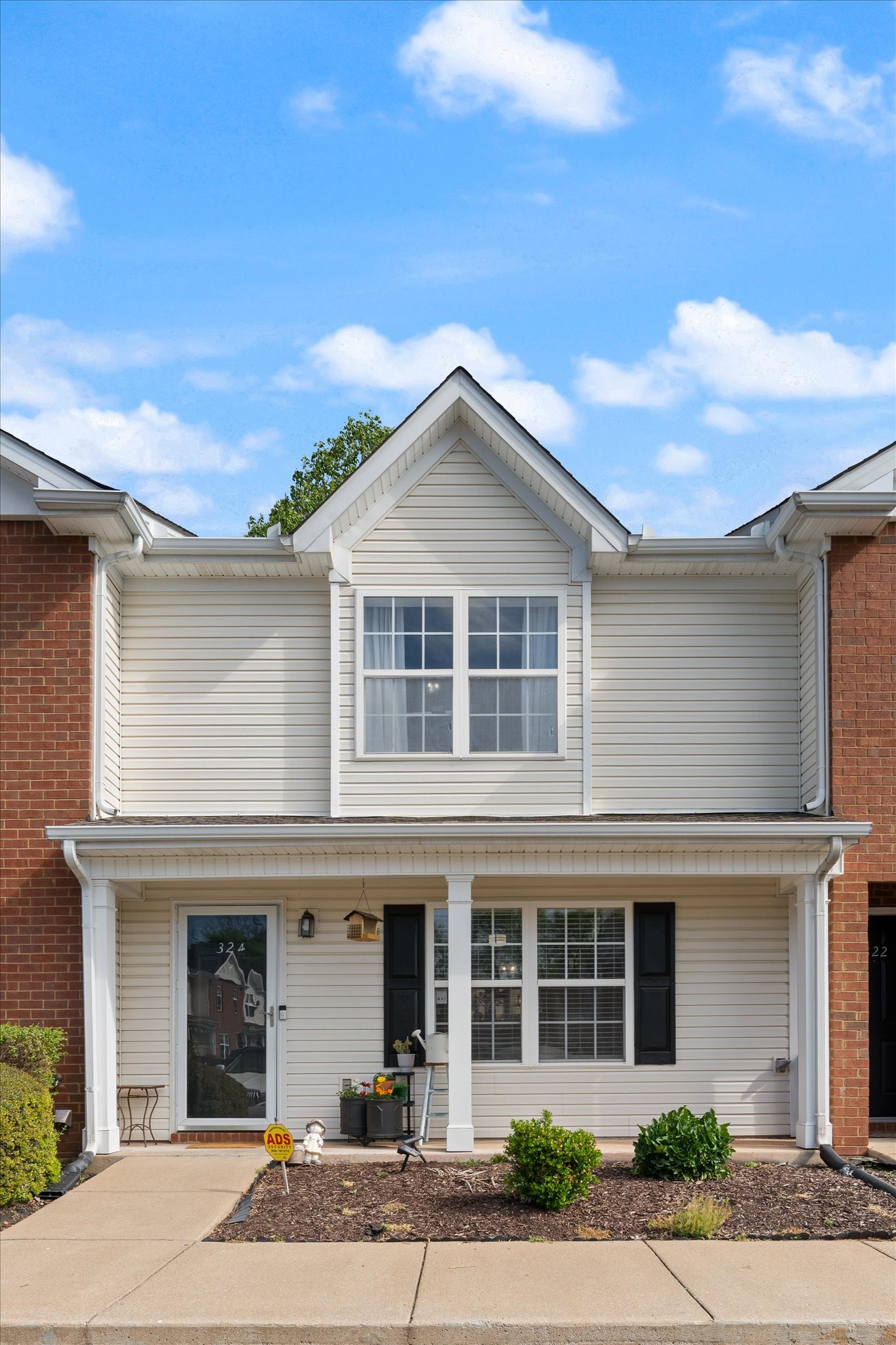 324 Arapaho Dr