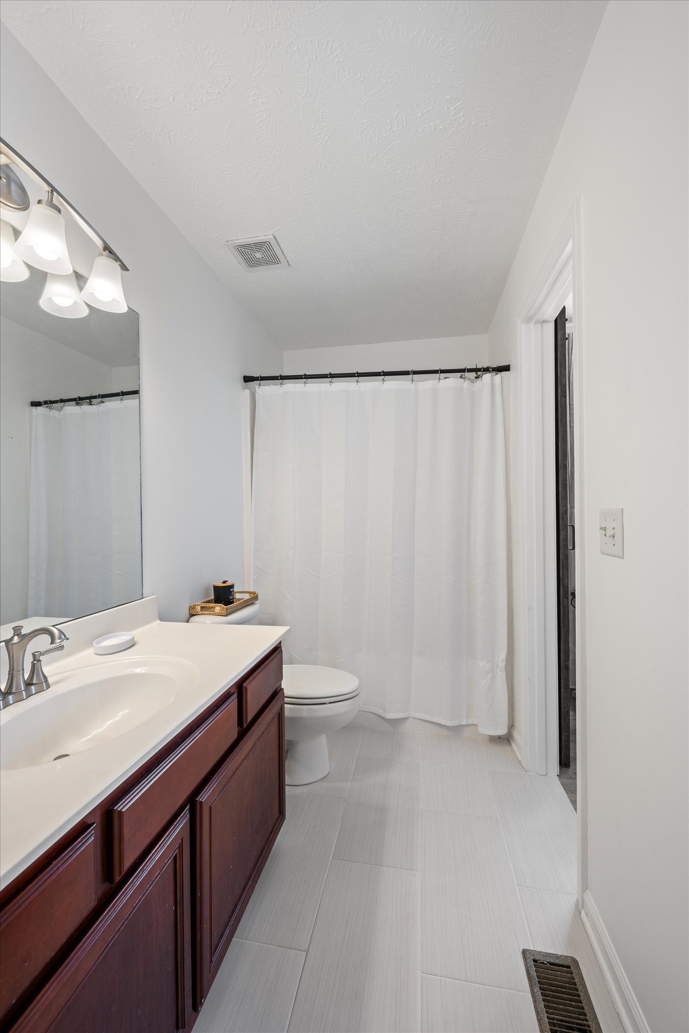 324 Arapaho Dr