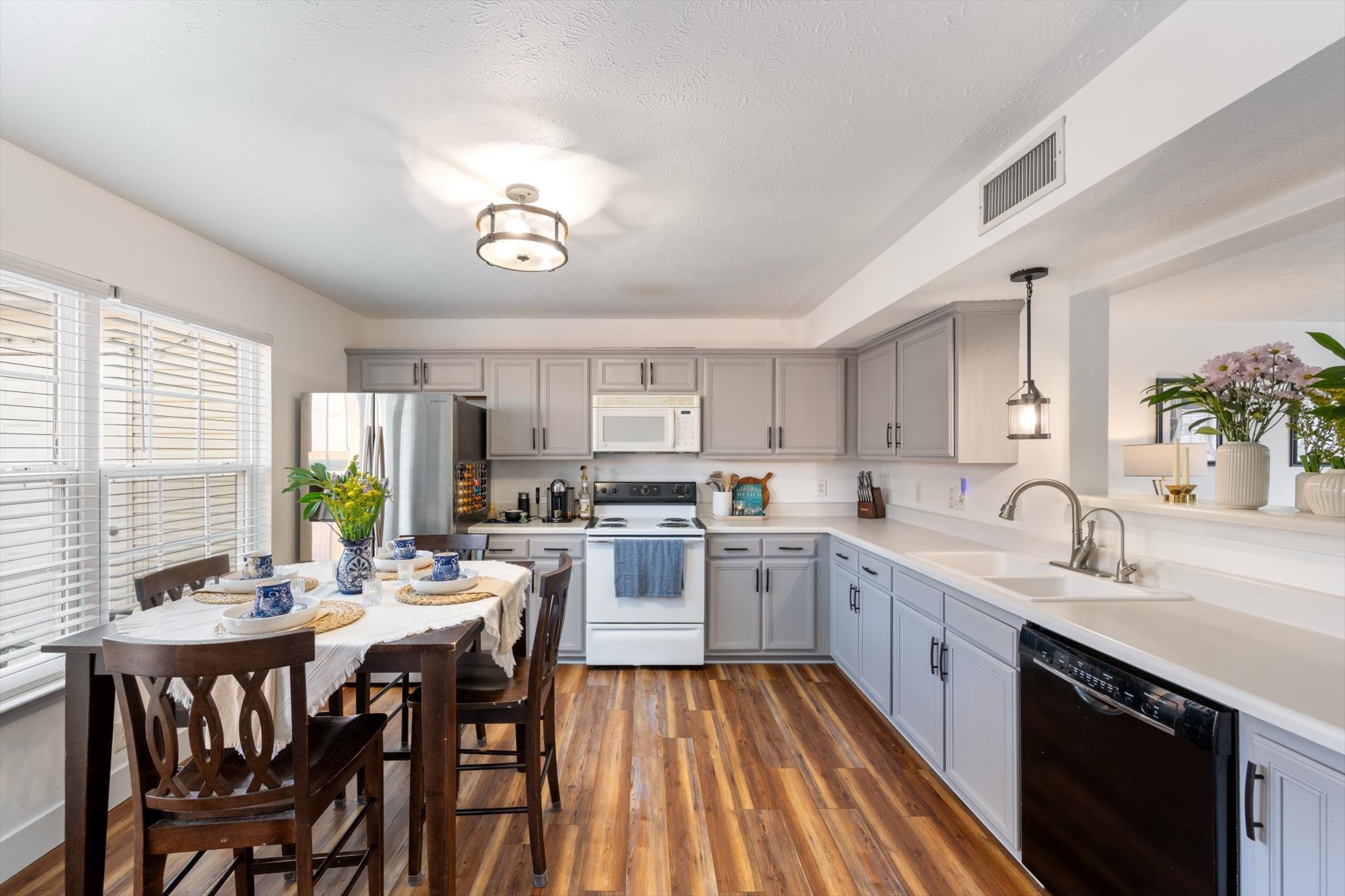 324 Arapaho Dr