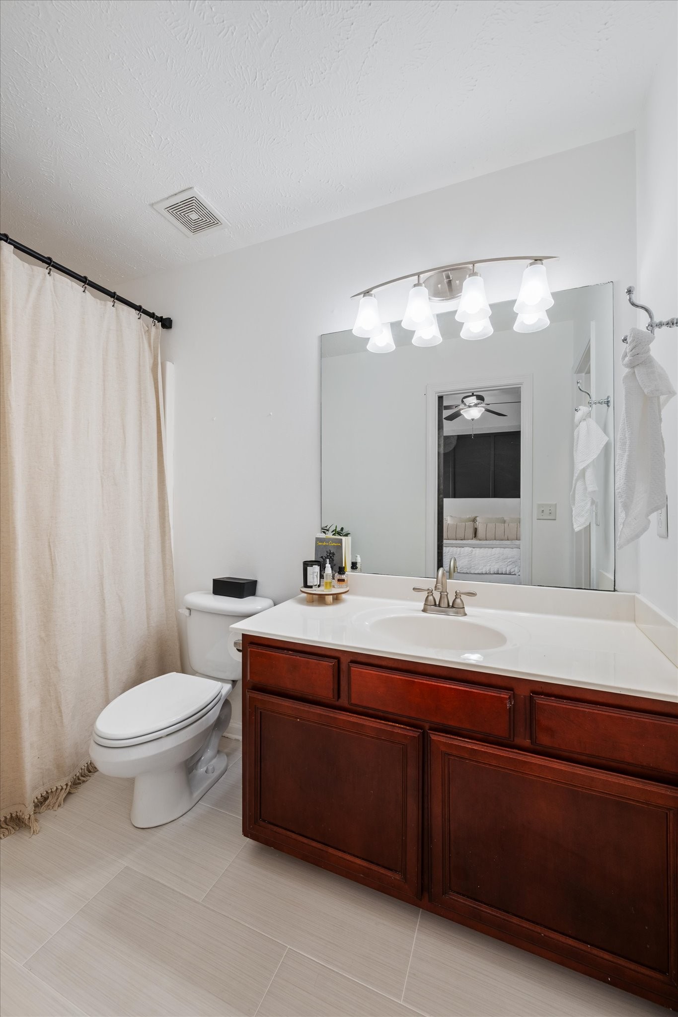 324 Arapaho Dr