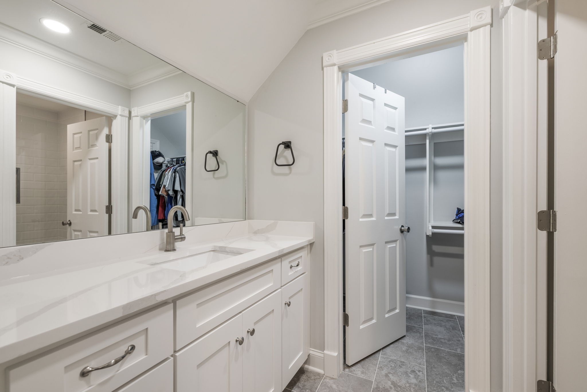 910 Elmington Ct