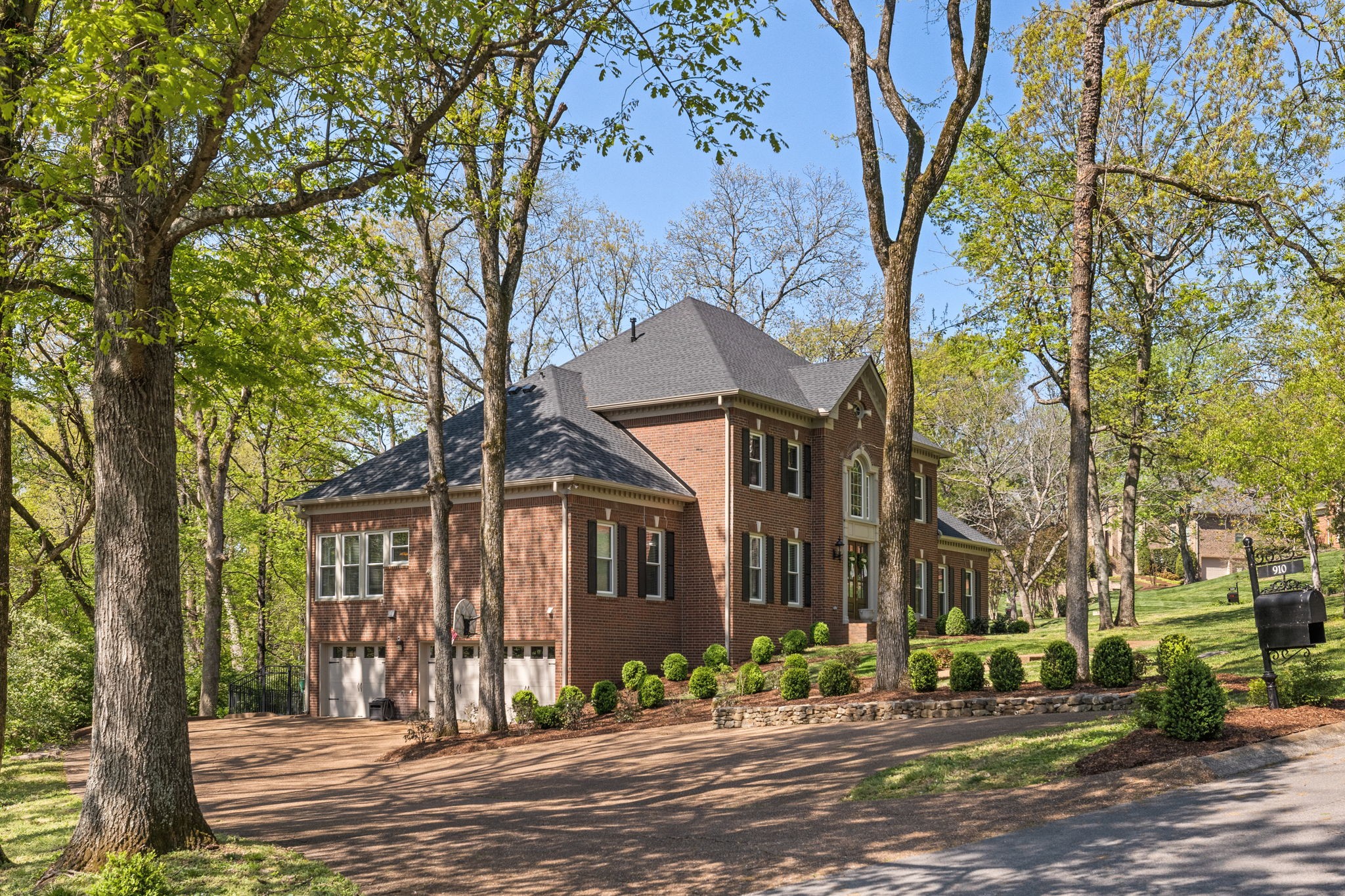 910 Elmington Ct