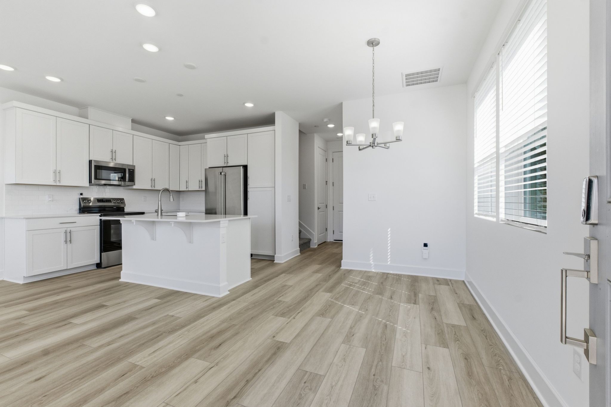 320 Lynwood Station Blvd