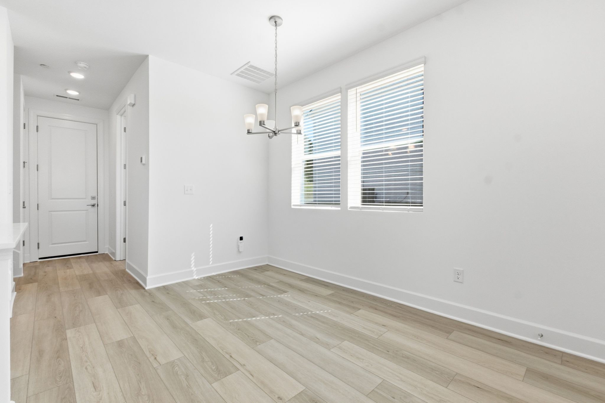 320 Lynwood Station Blvd