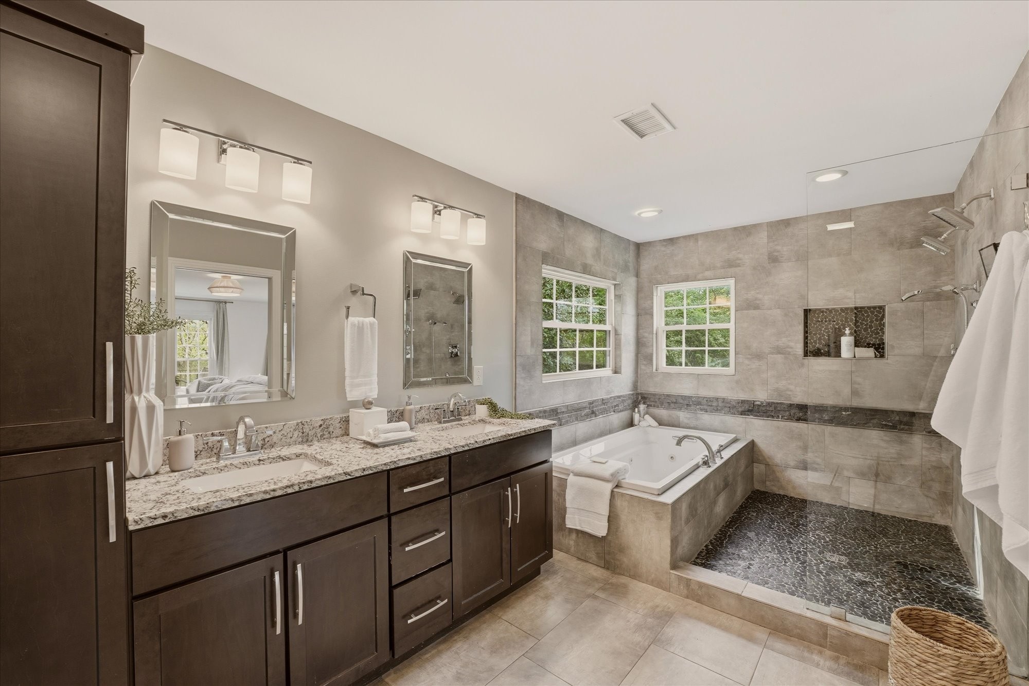1241 Jefferson Davis Dr