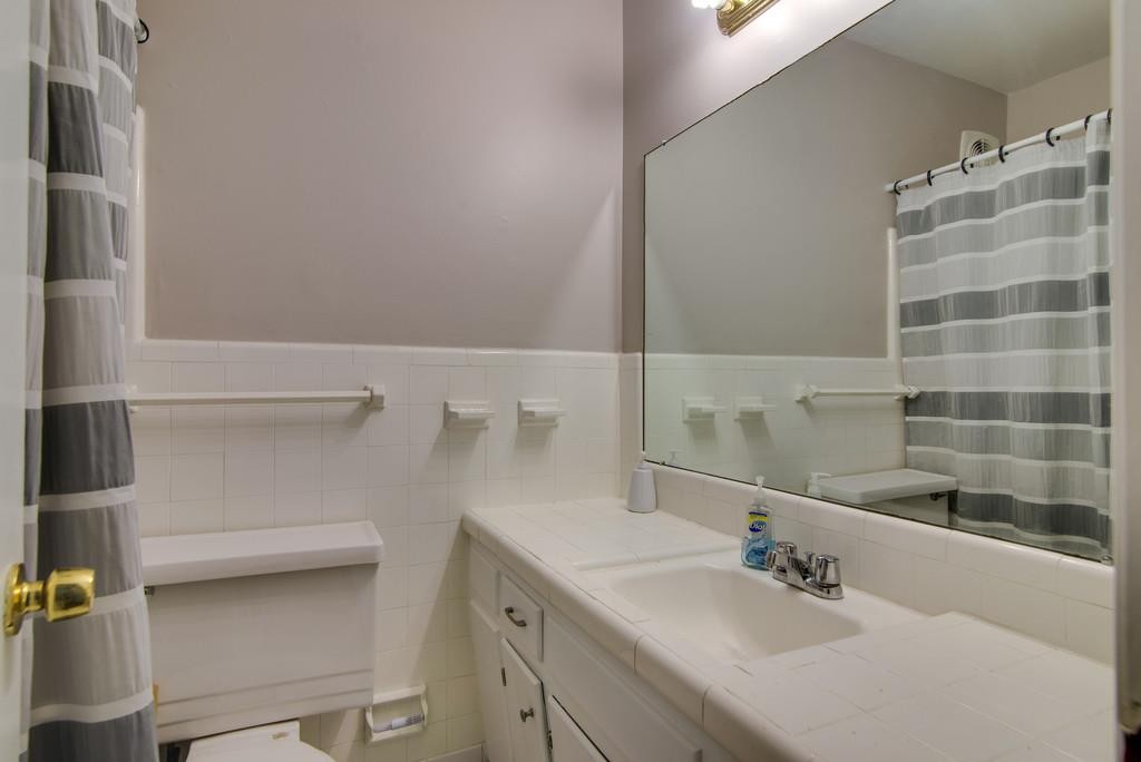 2020 Beech Ave Unit: C19