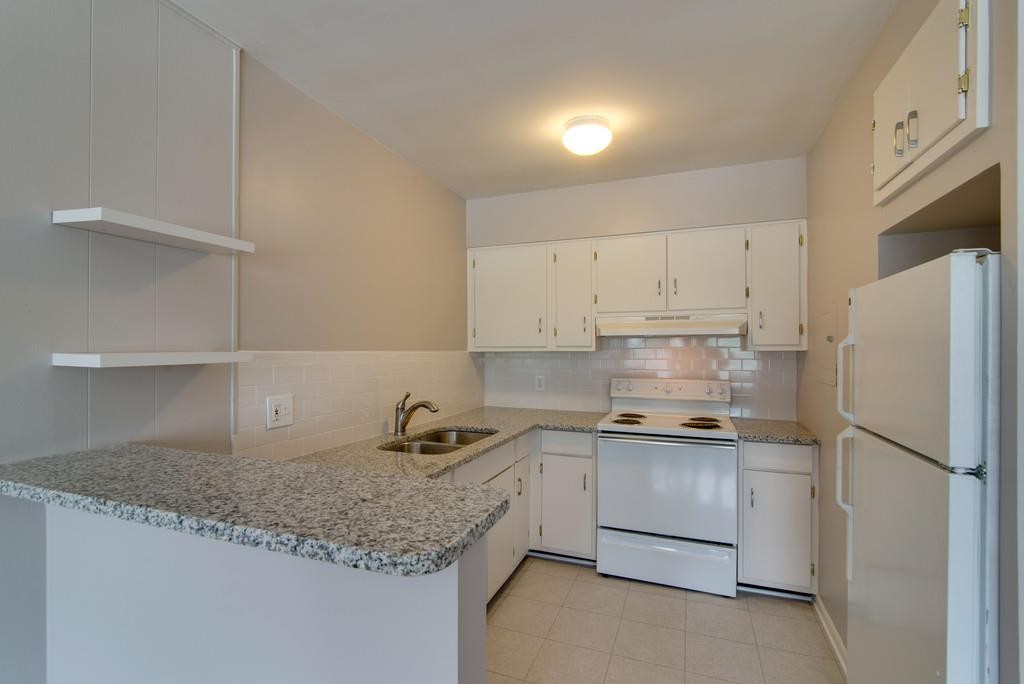 2020 Beech Ave Unit: C19