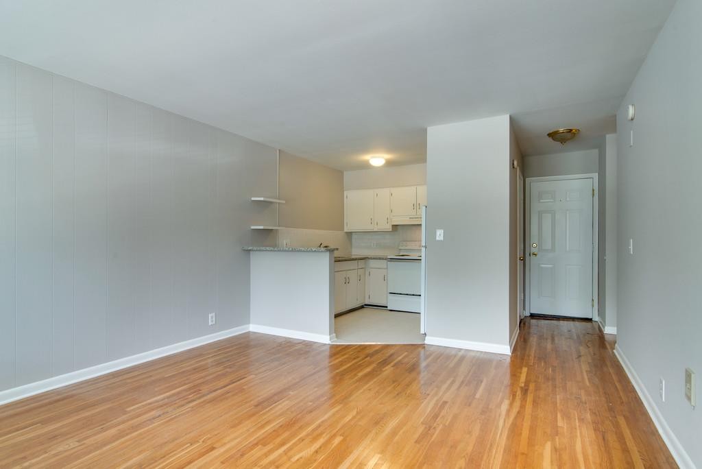 2020 Beech Ave Unit: C19