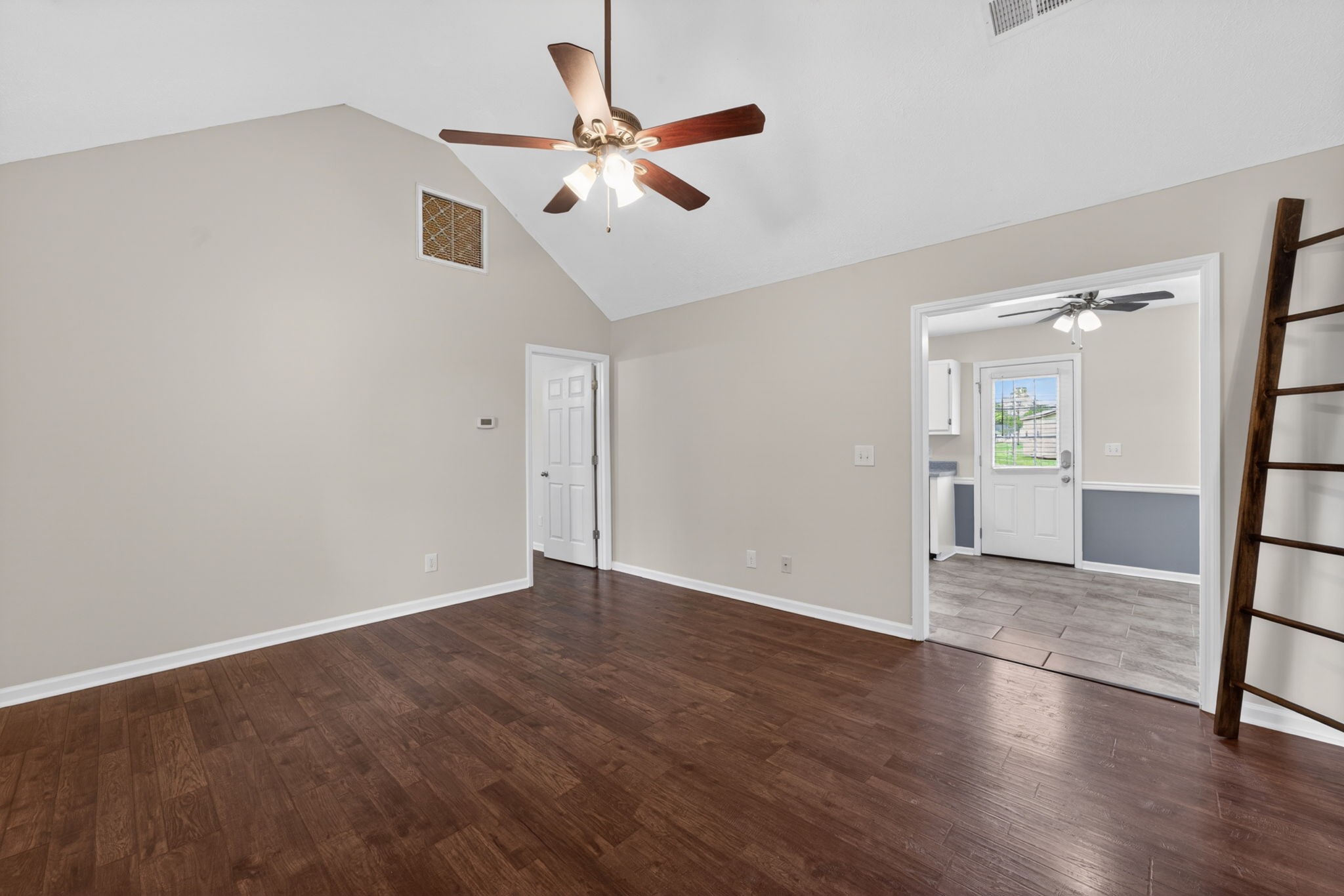110 Vanessa Ct