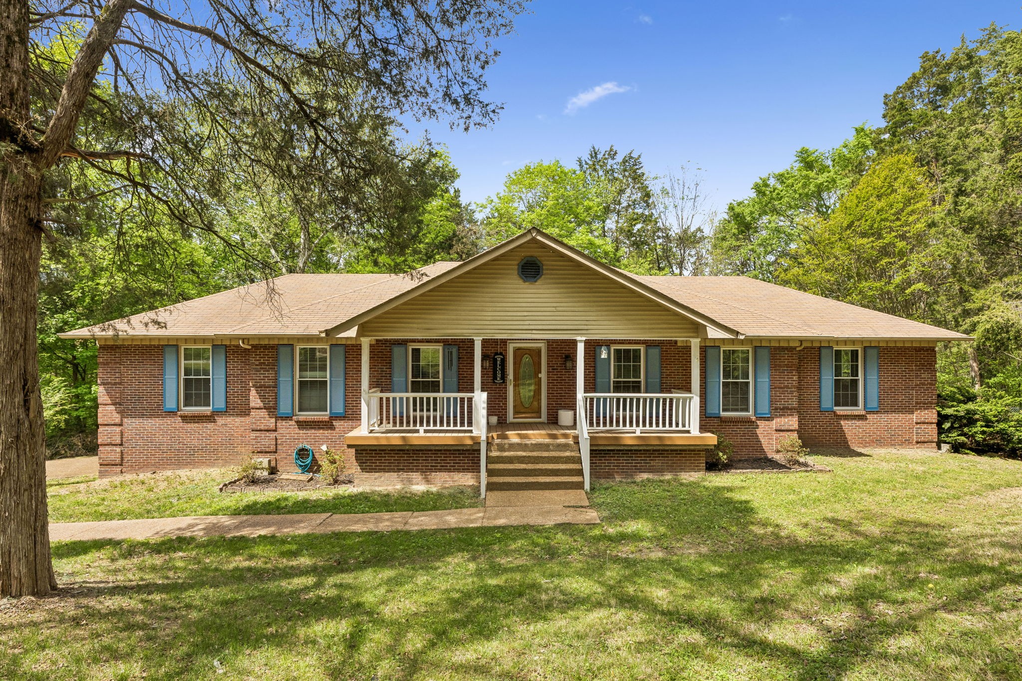 1912 Graceland Dr