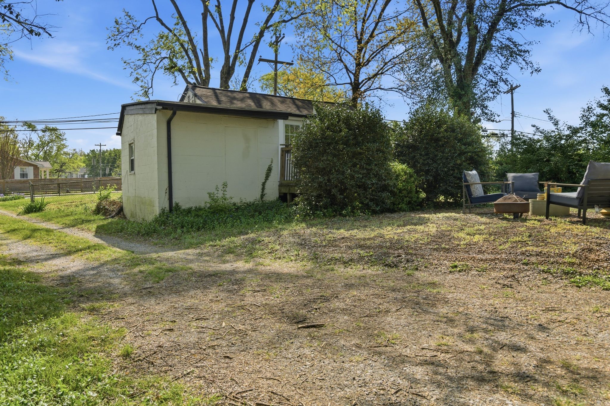 2100 Jones Ave
