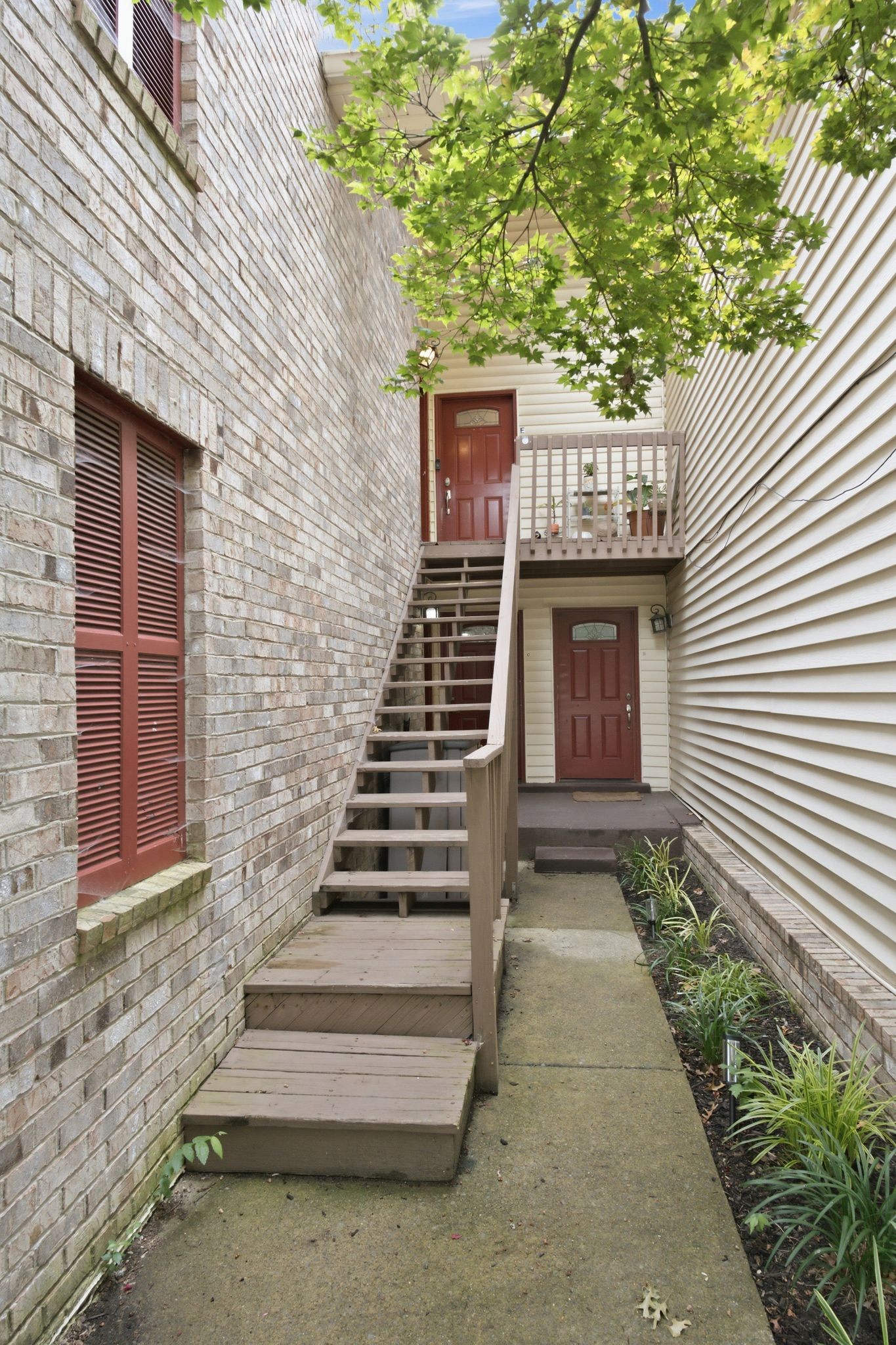 515 Chesterfield Ave Unit: F