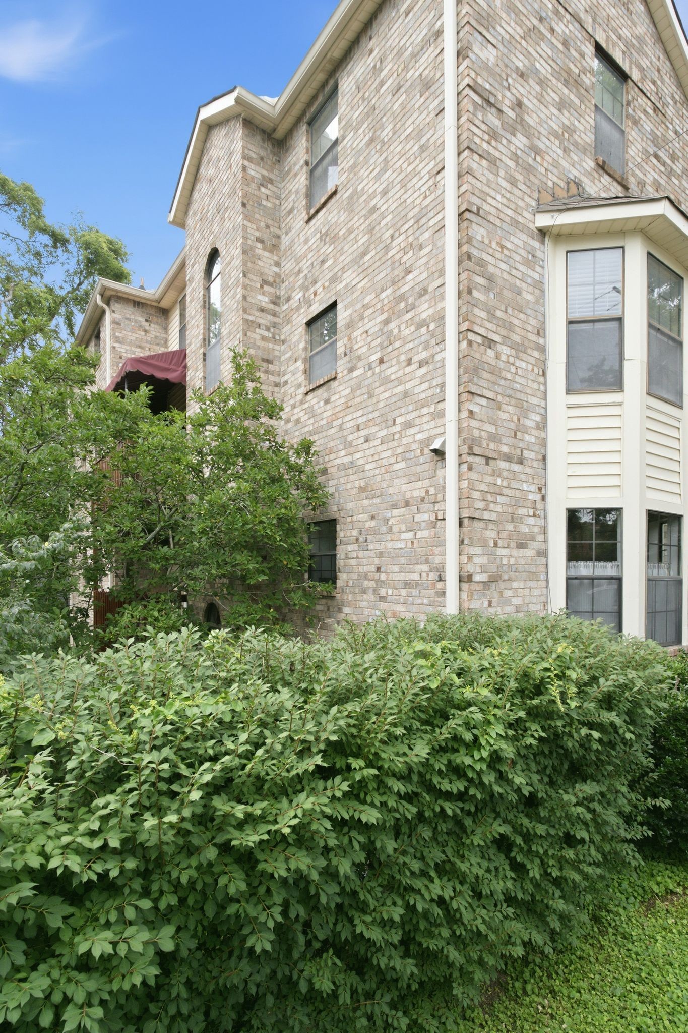 515 Chesterfield Ave Unit: F