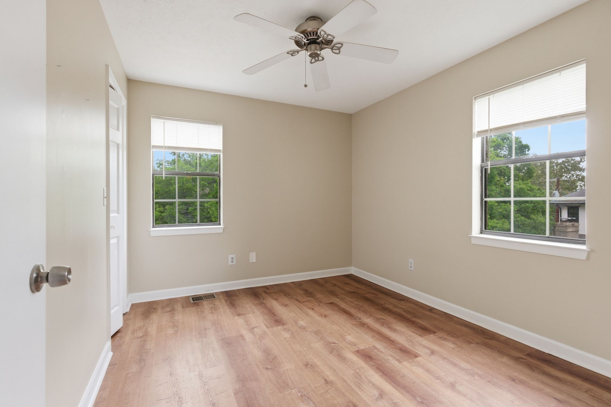 515 Chesterfield Ave Unit: F