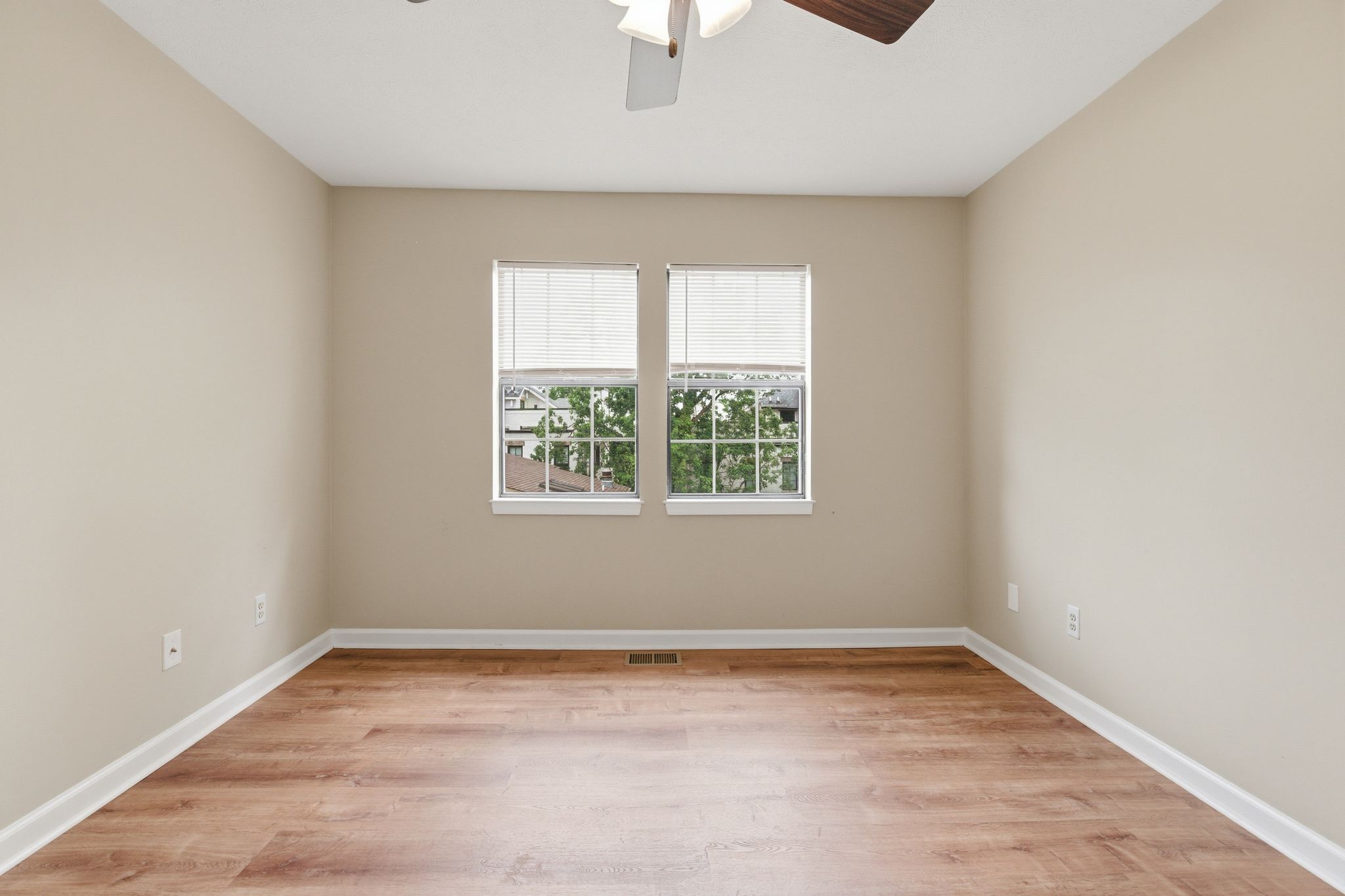 515 Chesterfield Ave Unit: F