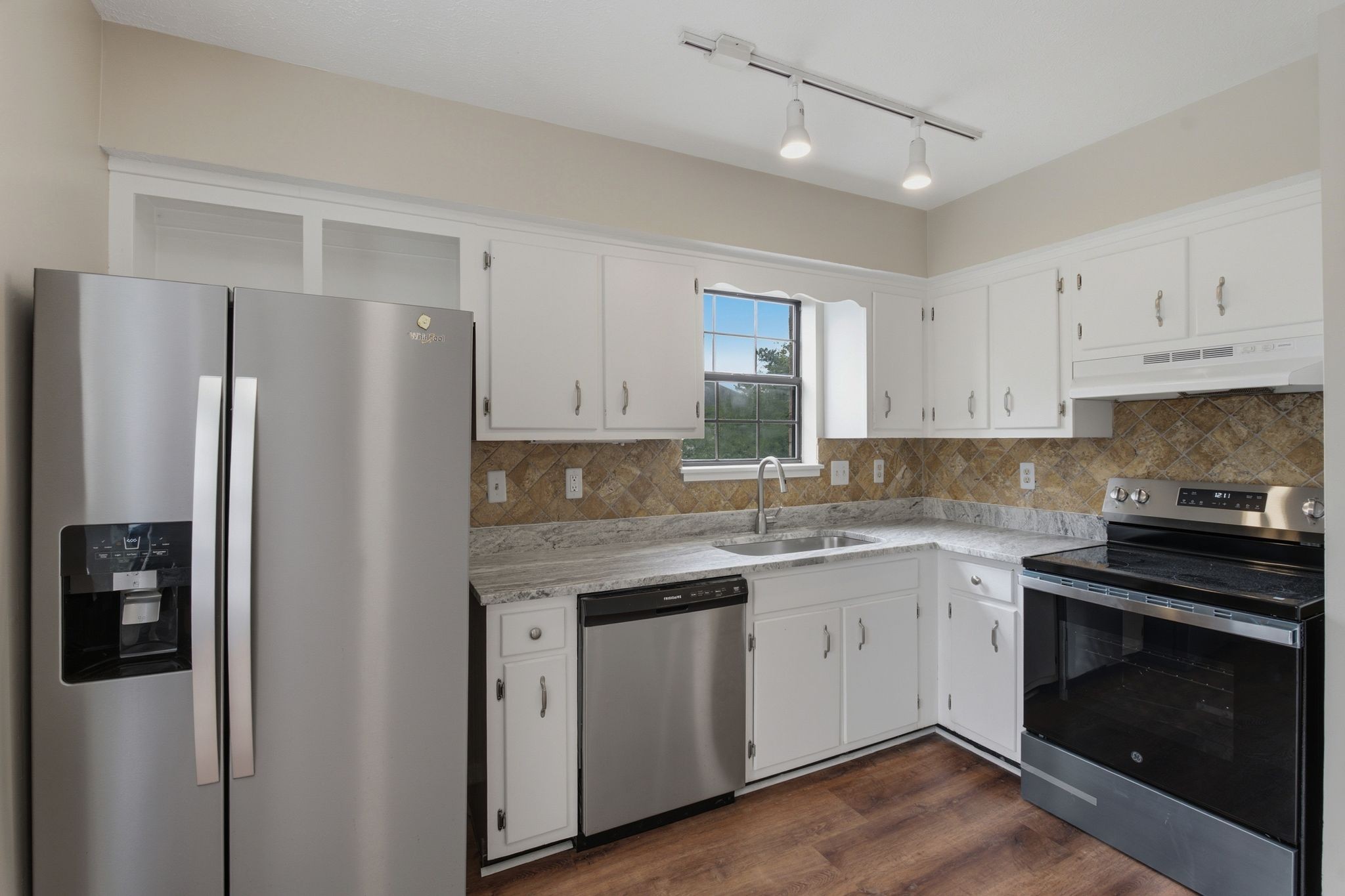 515 Chesterfield Ave Unit: F