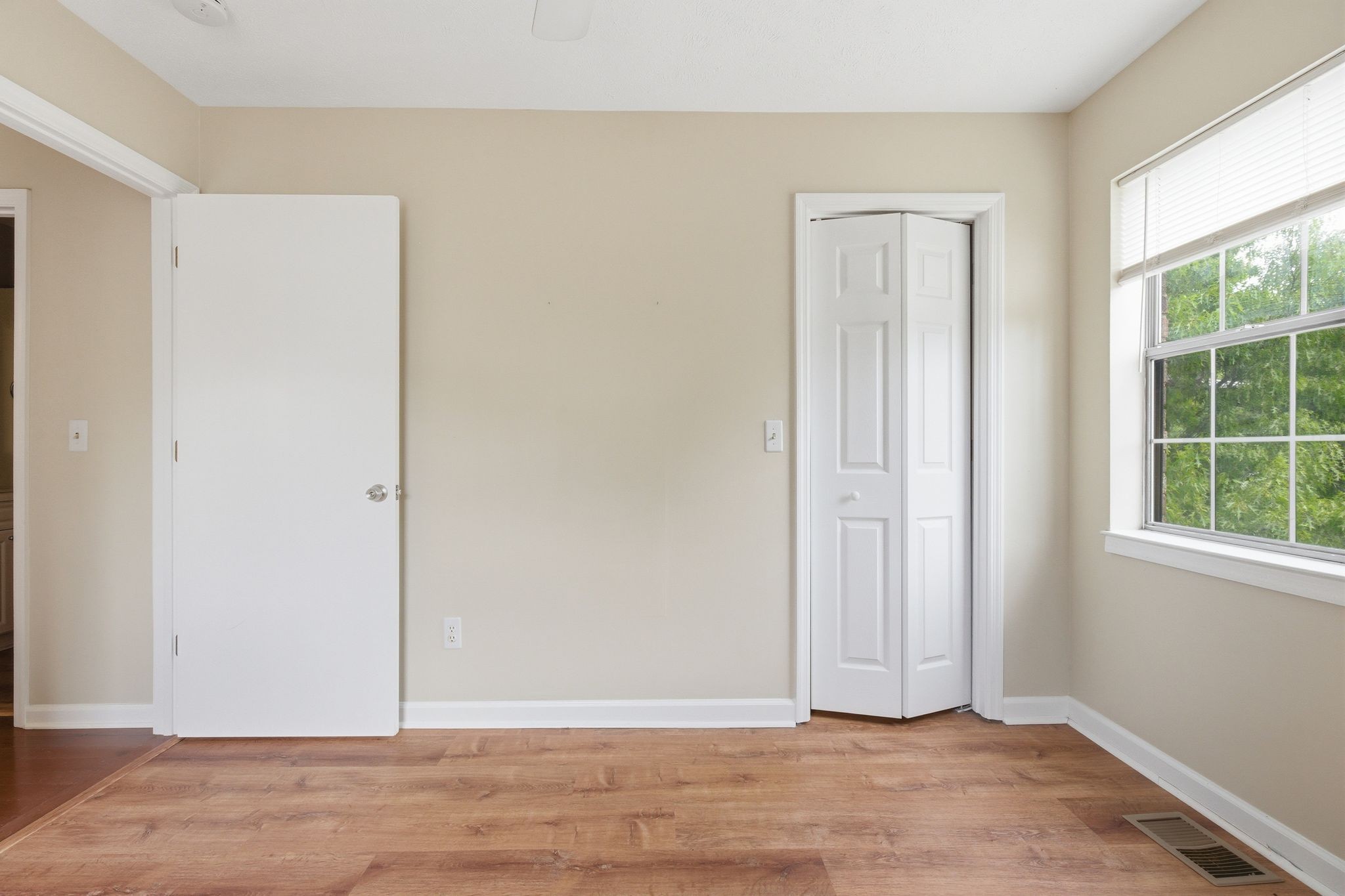 515 Chesterfield Ave Unit: F