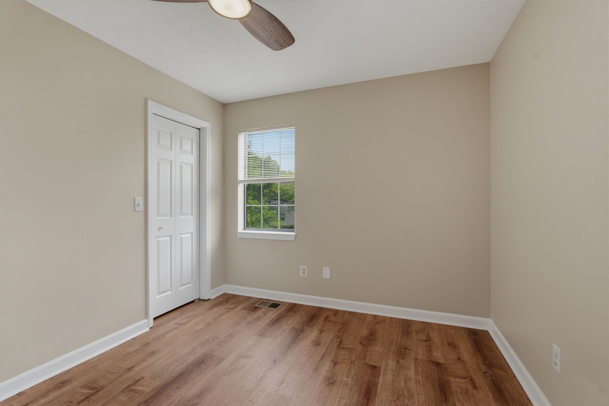 515 Chesterfield Ave Unit: F