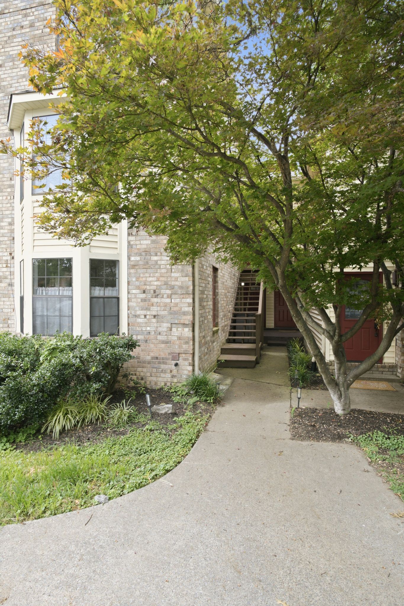 515 Chesterfield Ave Unit: F