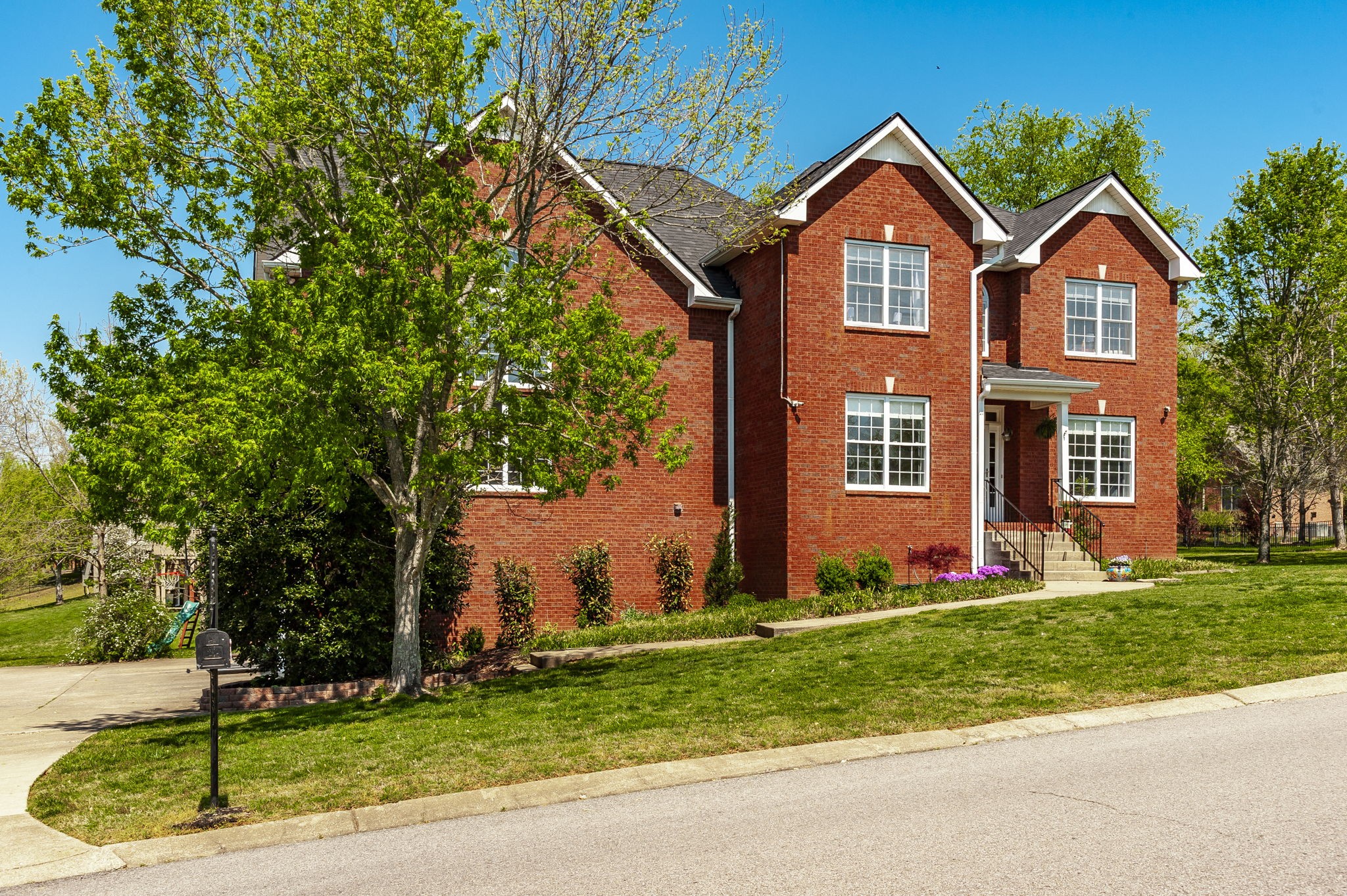 135 N Wynridge Way