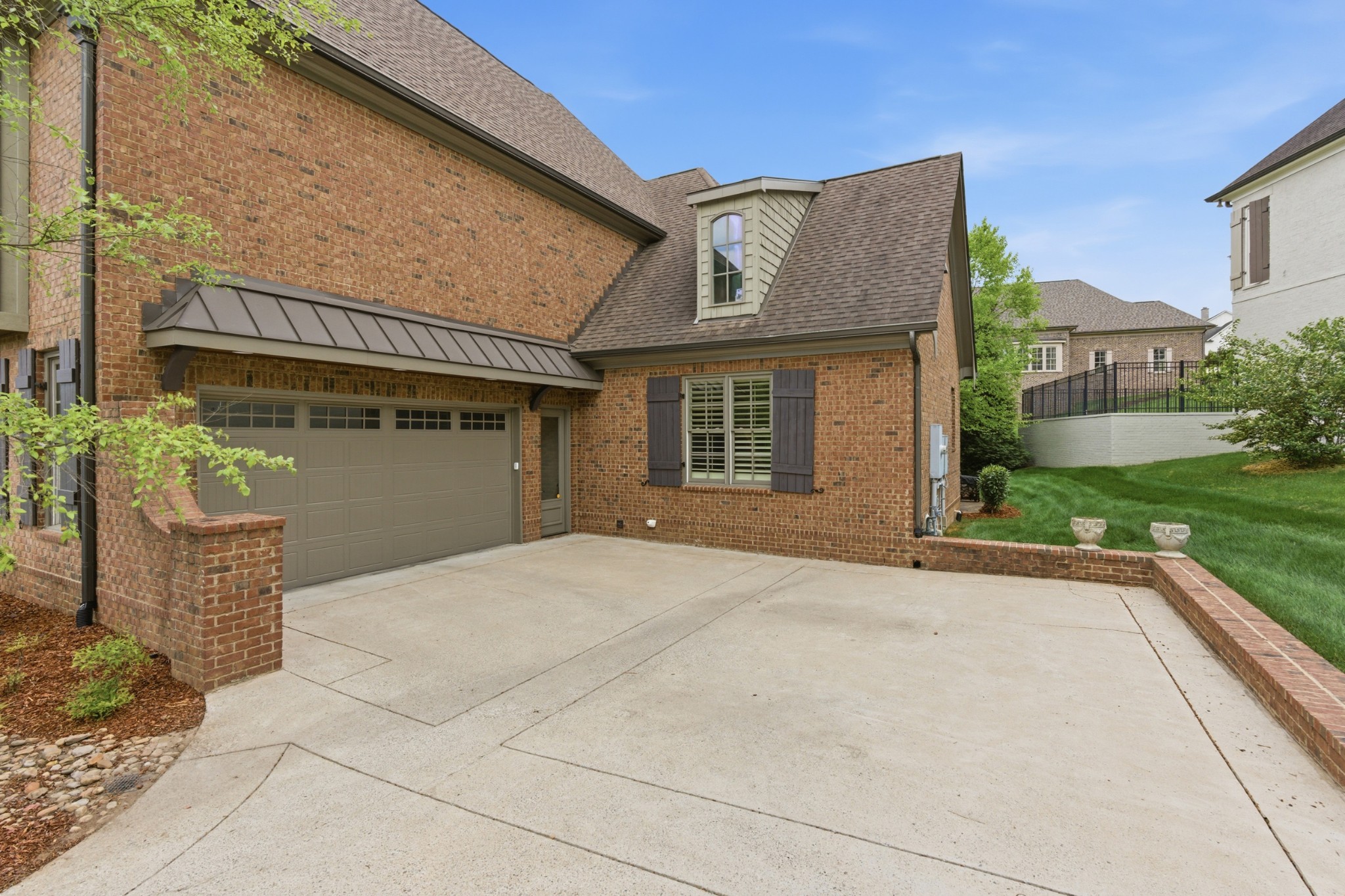 4041 Ayleworth Ln