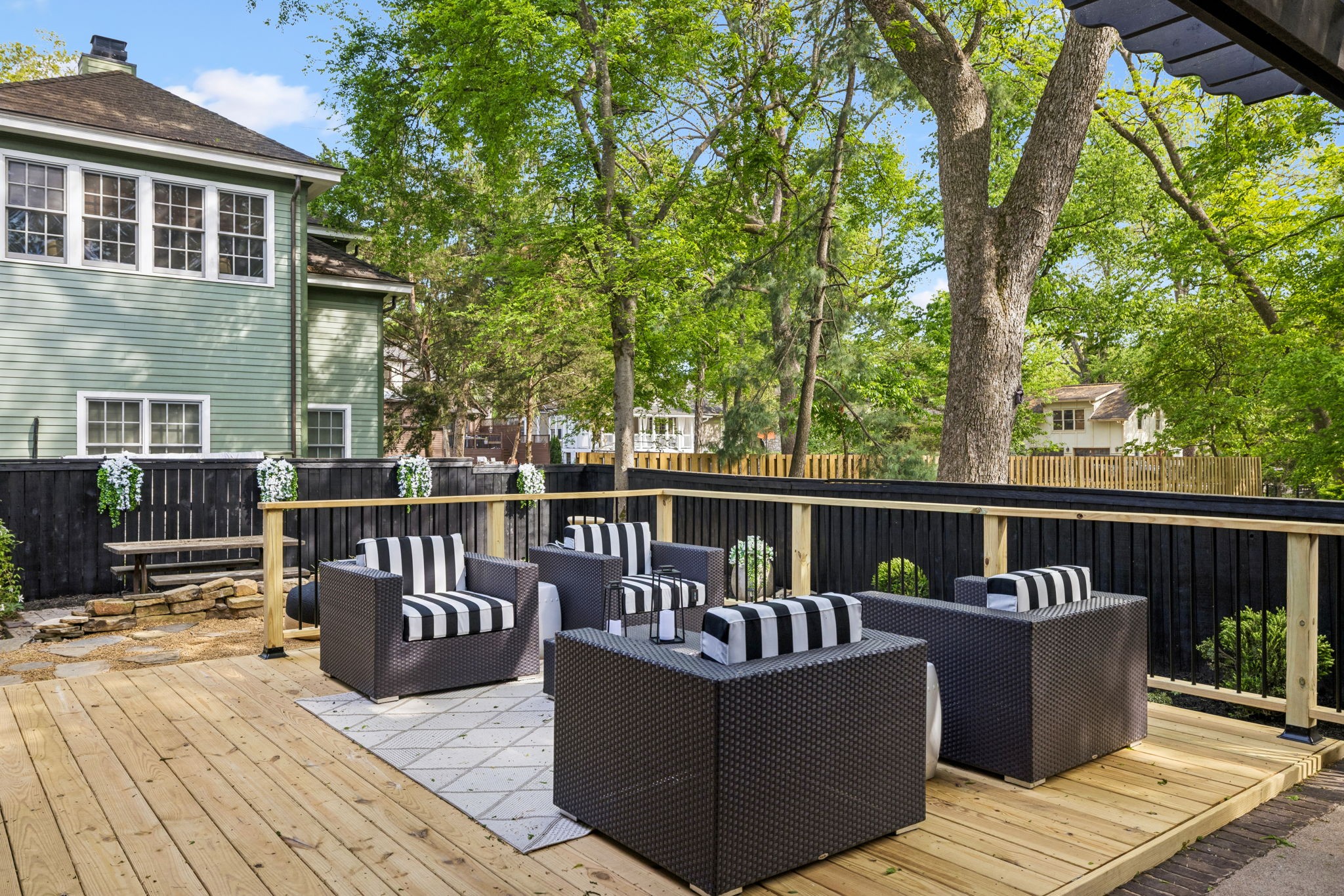 915 Evans St