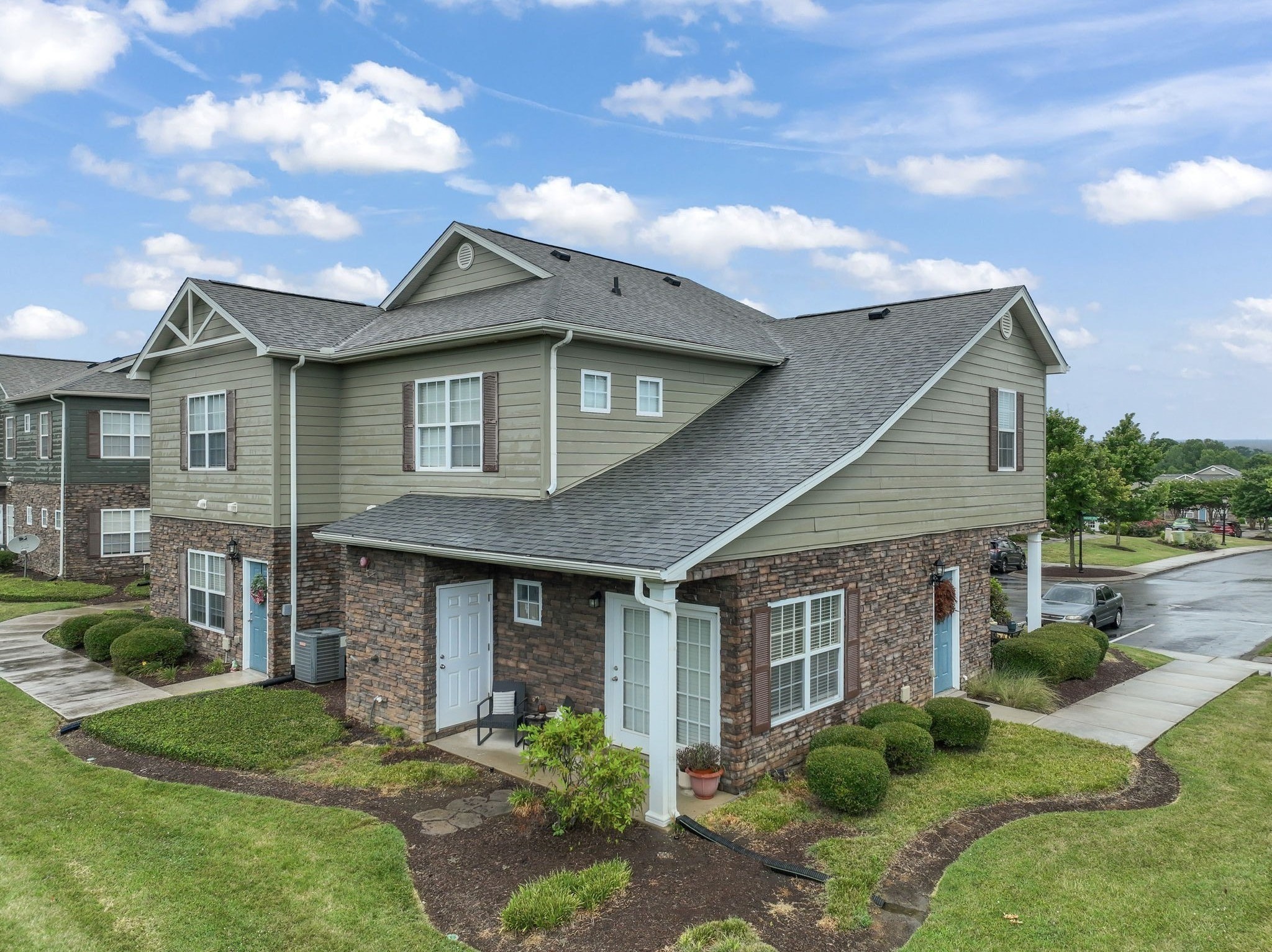 1052 Pinehurst Dr
