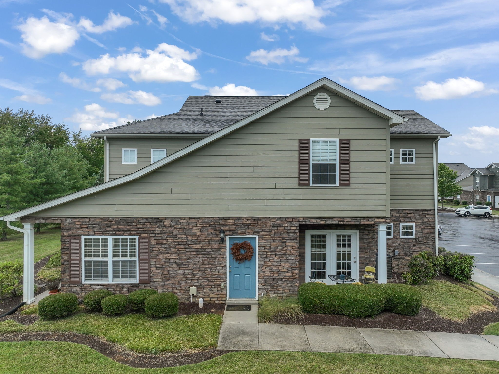 1052 Pinehurst Dr