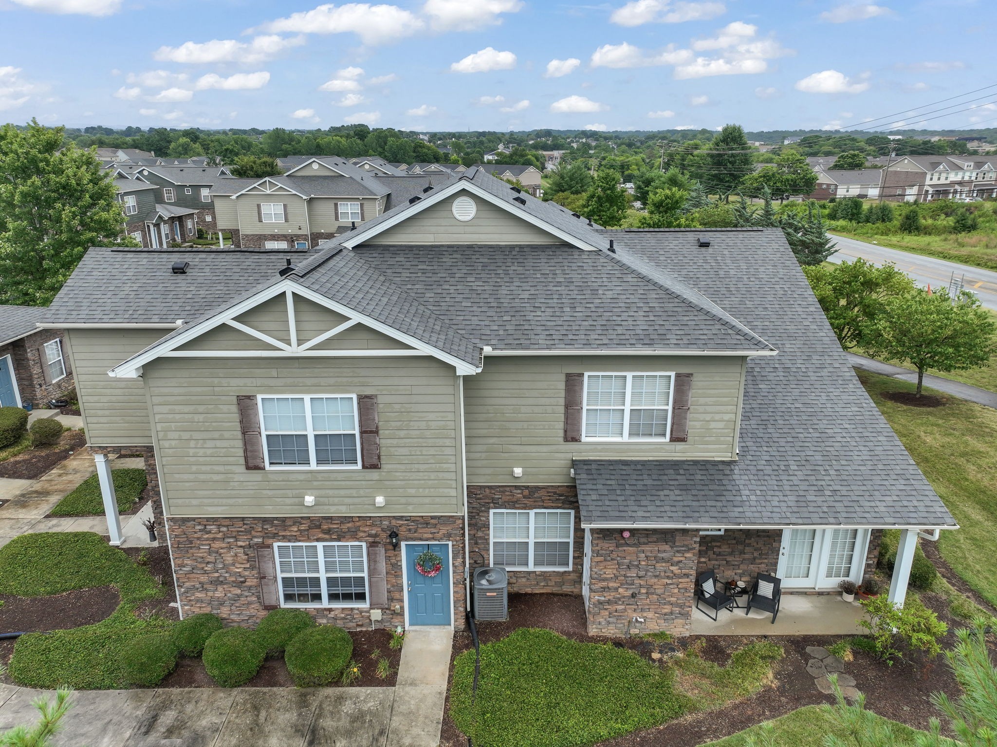 1052 Pinehurst Dr