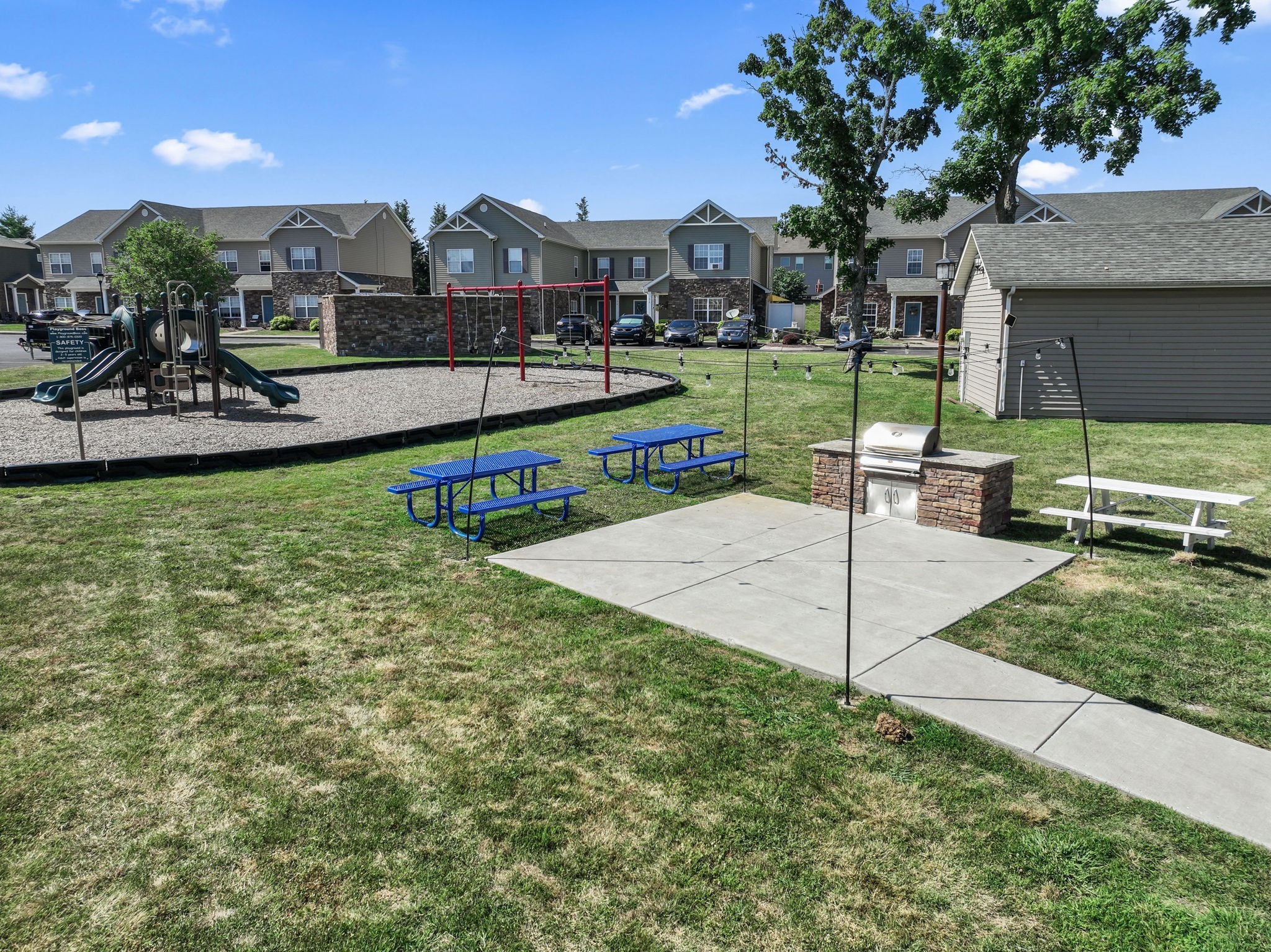 1052 Pinehurst Dr