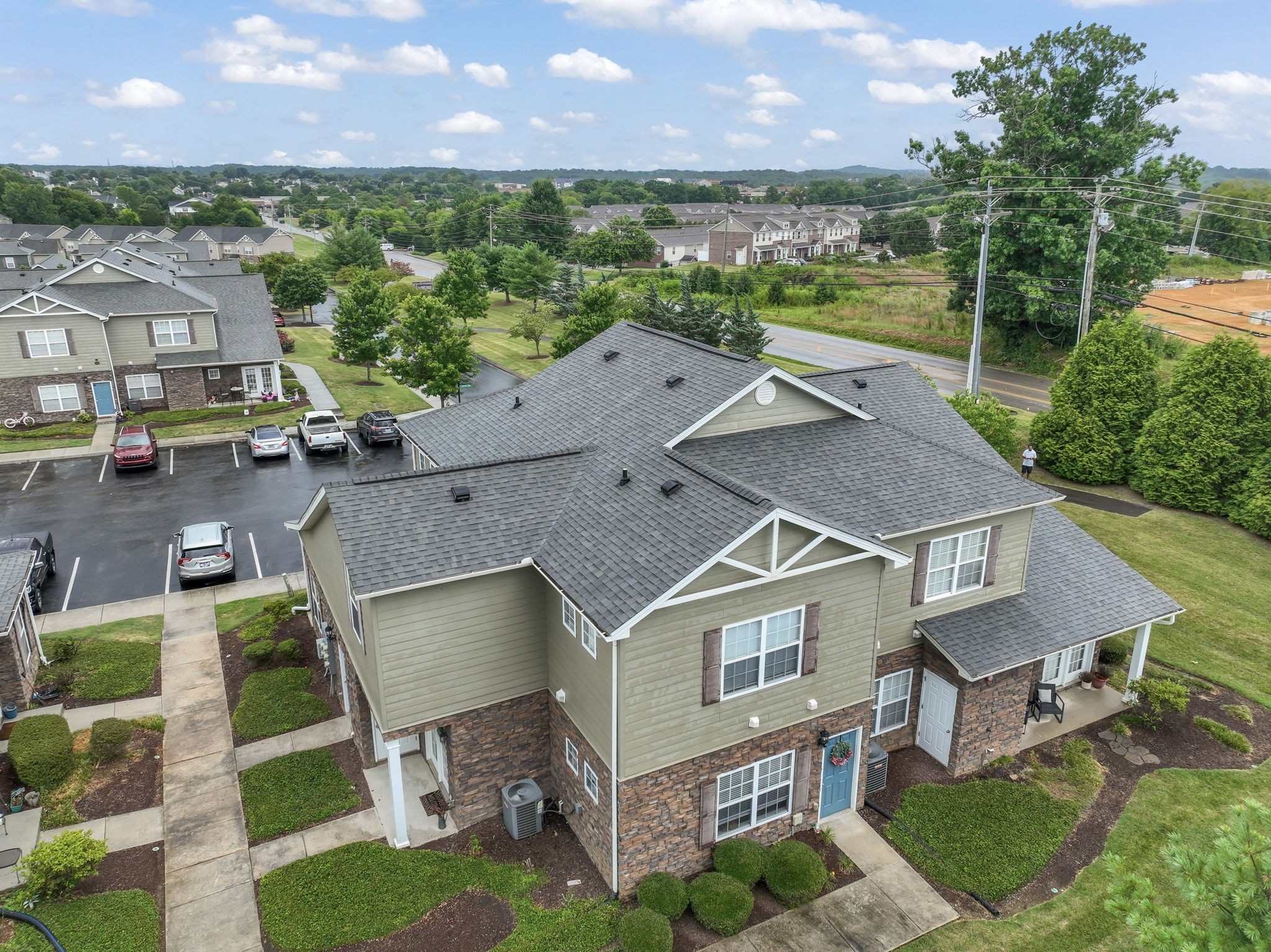 1052 Pinehurst Dr