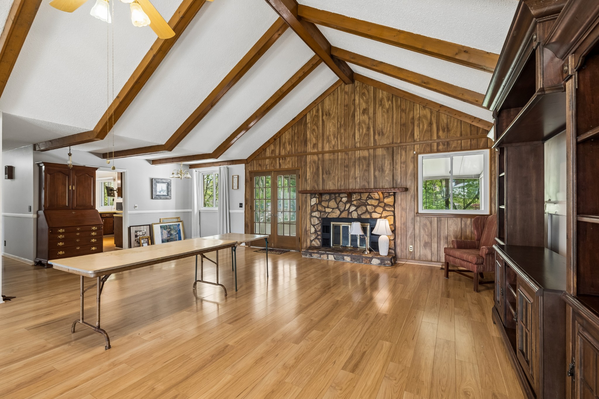 505 Foothill Dr