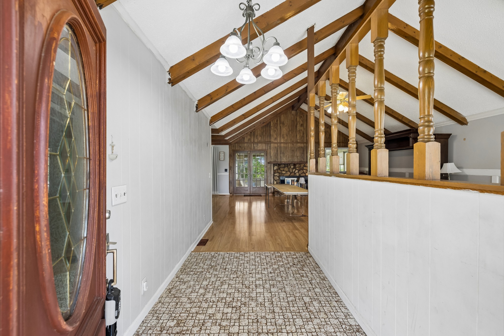505 Foothill Dr
