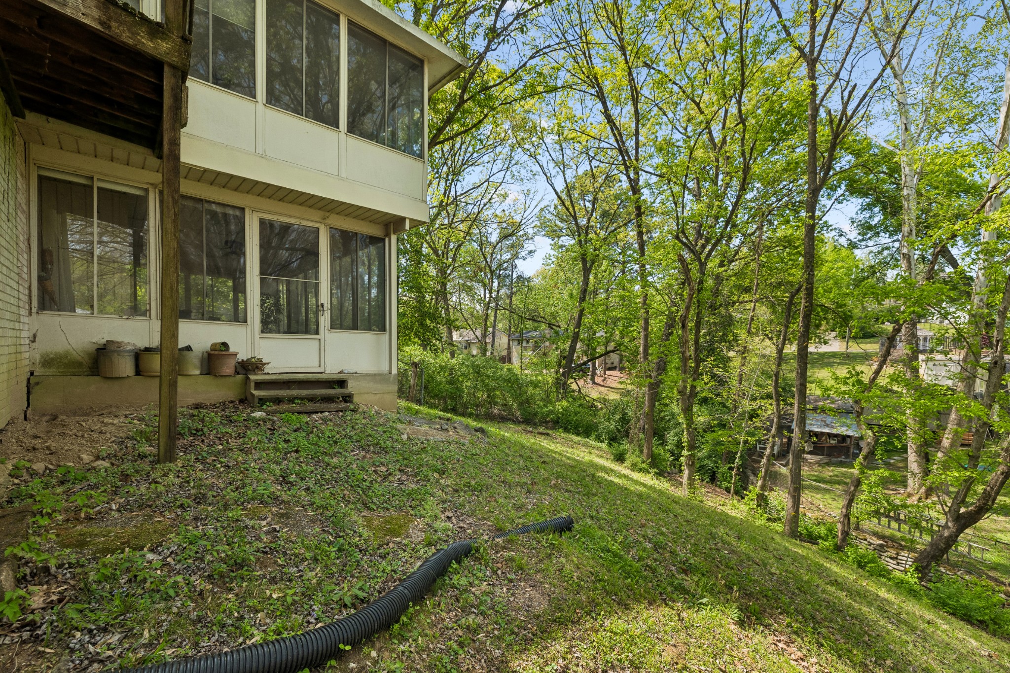 505 Foothill Dr