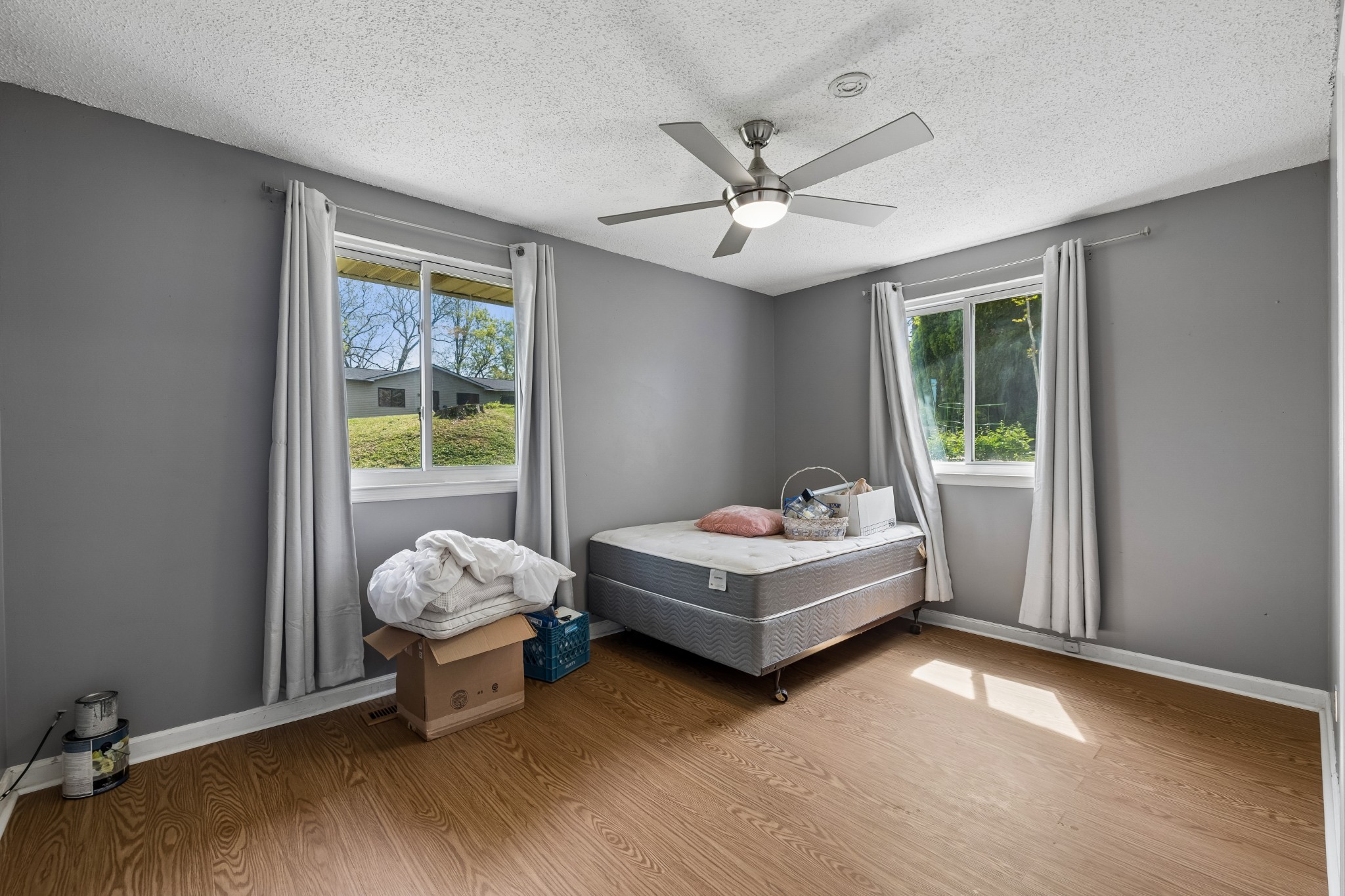 505 Foothill Dr