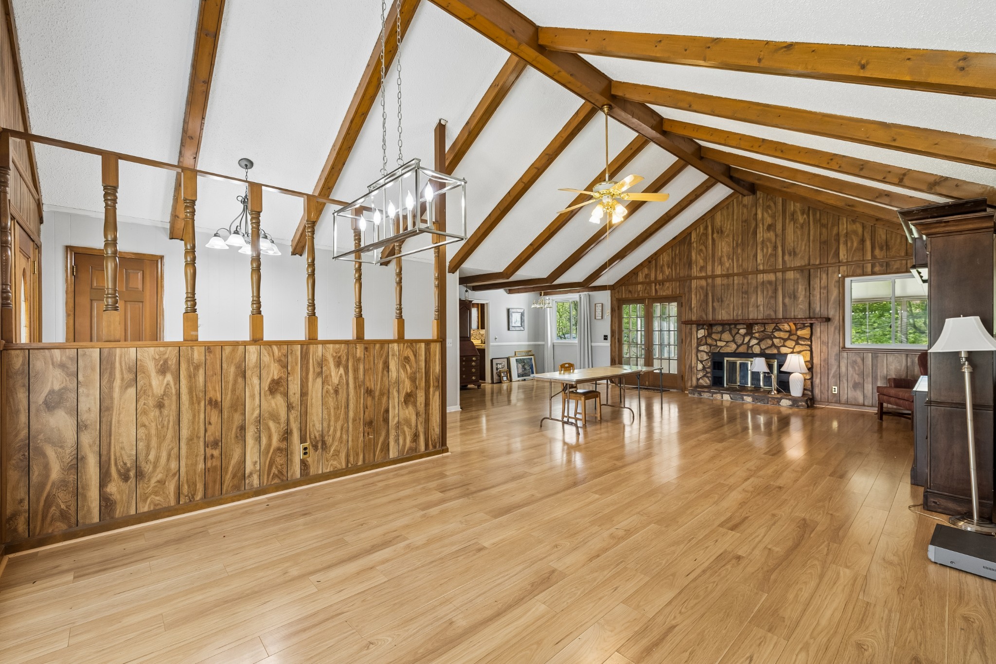 505 Foothill Dr