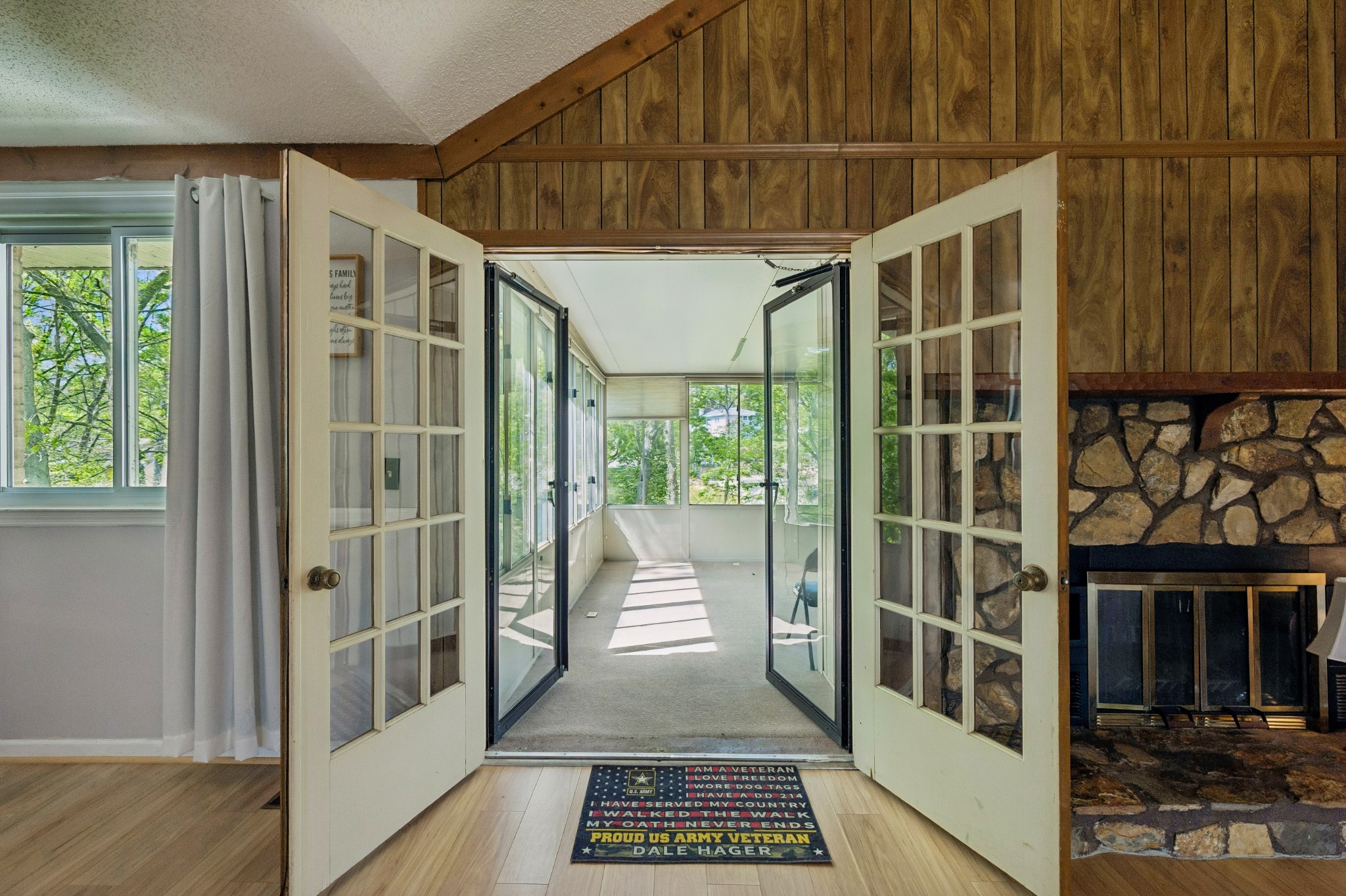 505 Foothill Dr