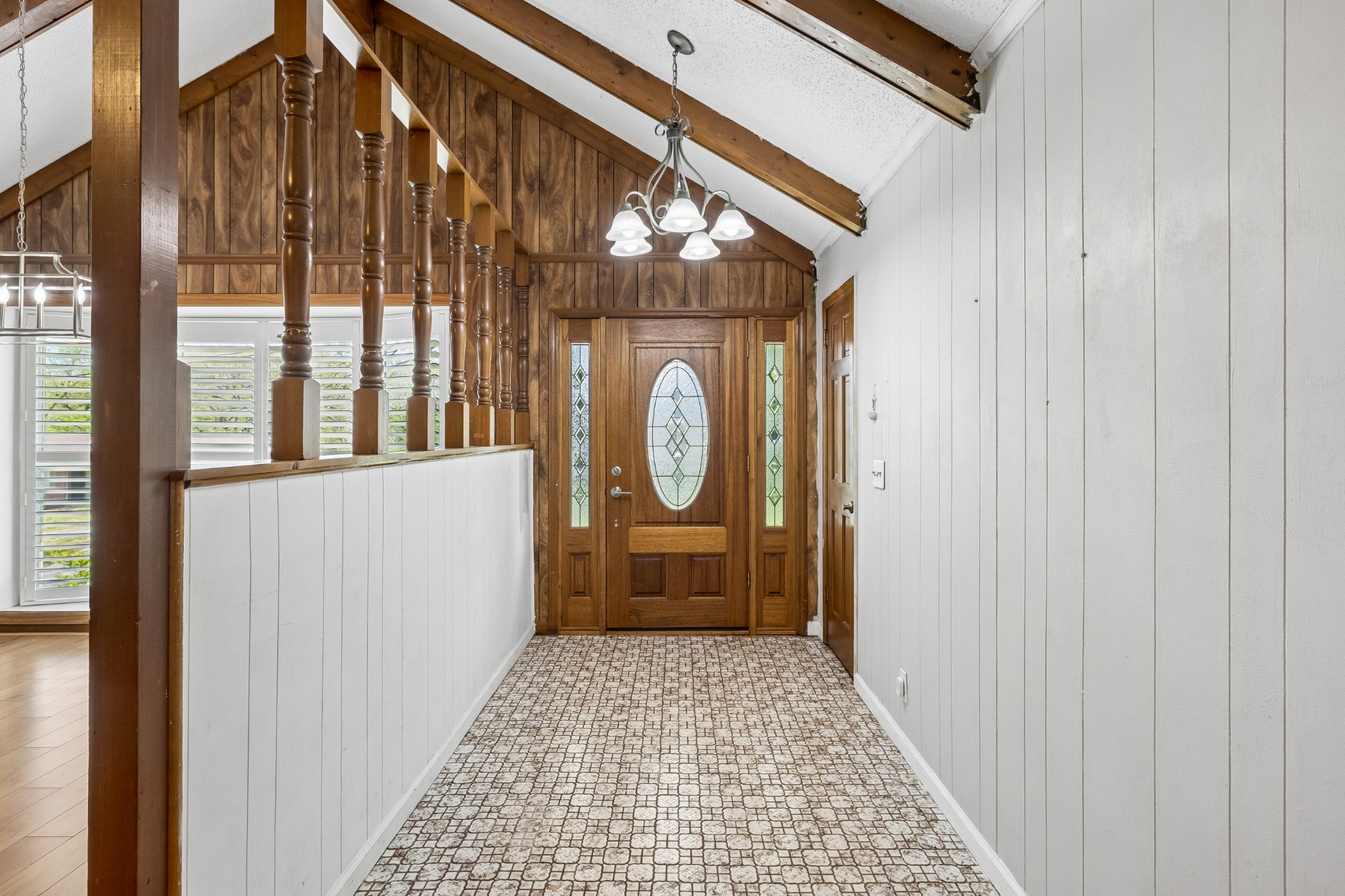 505 Foothill Dr