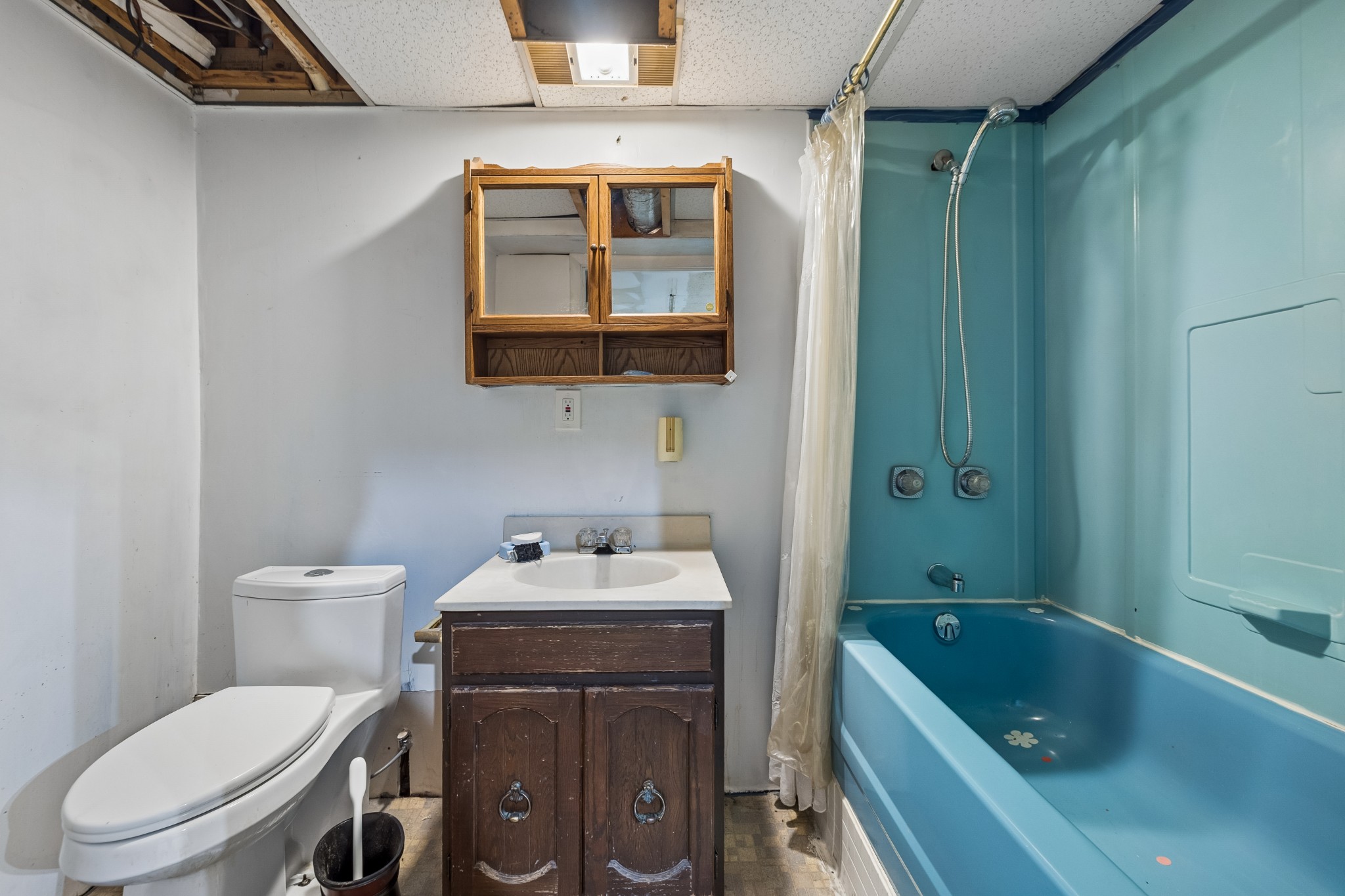 505 Foothill Dr