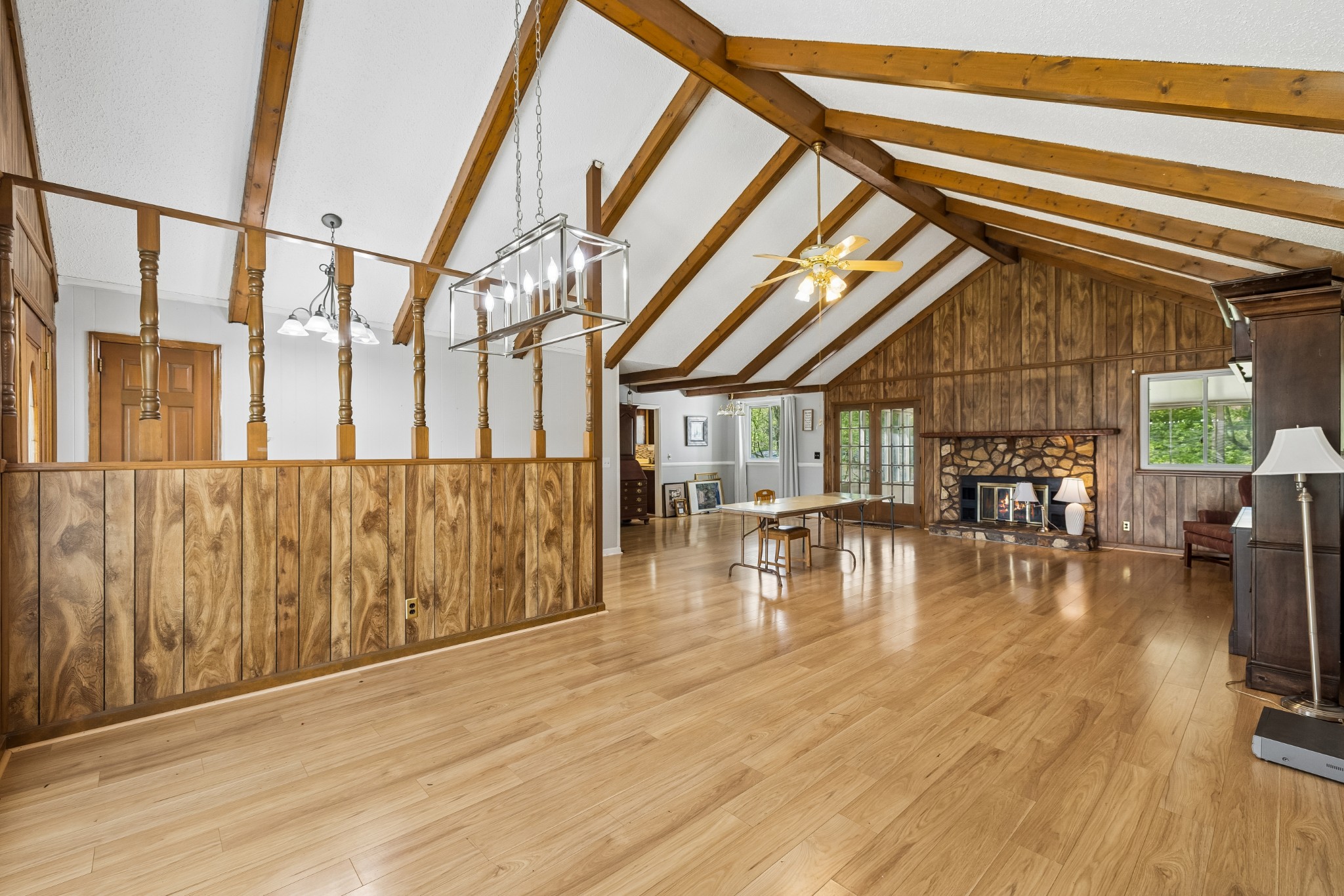 505 Foothill Dr