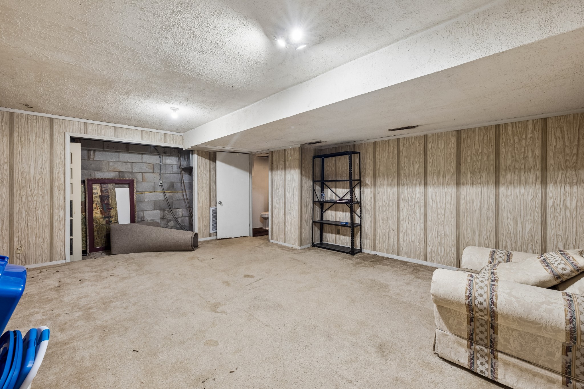 505 Foothill Dr