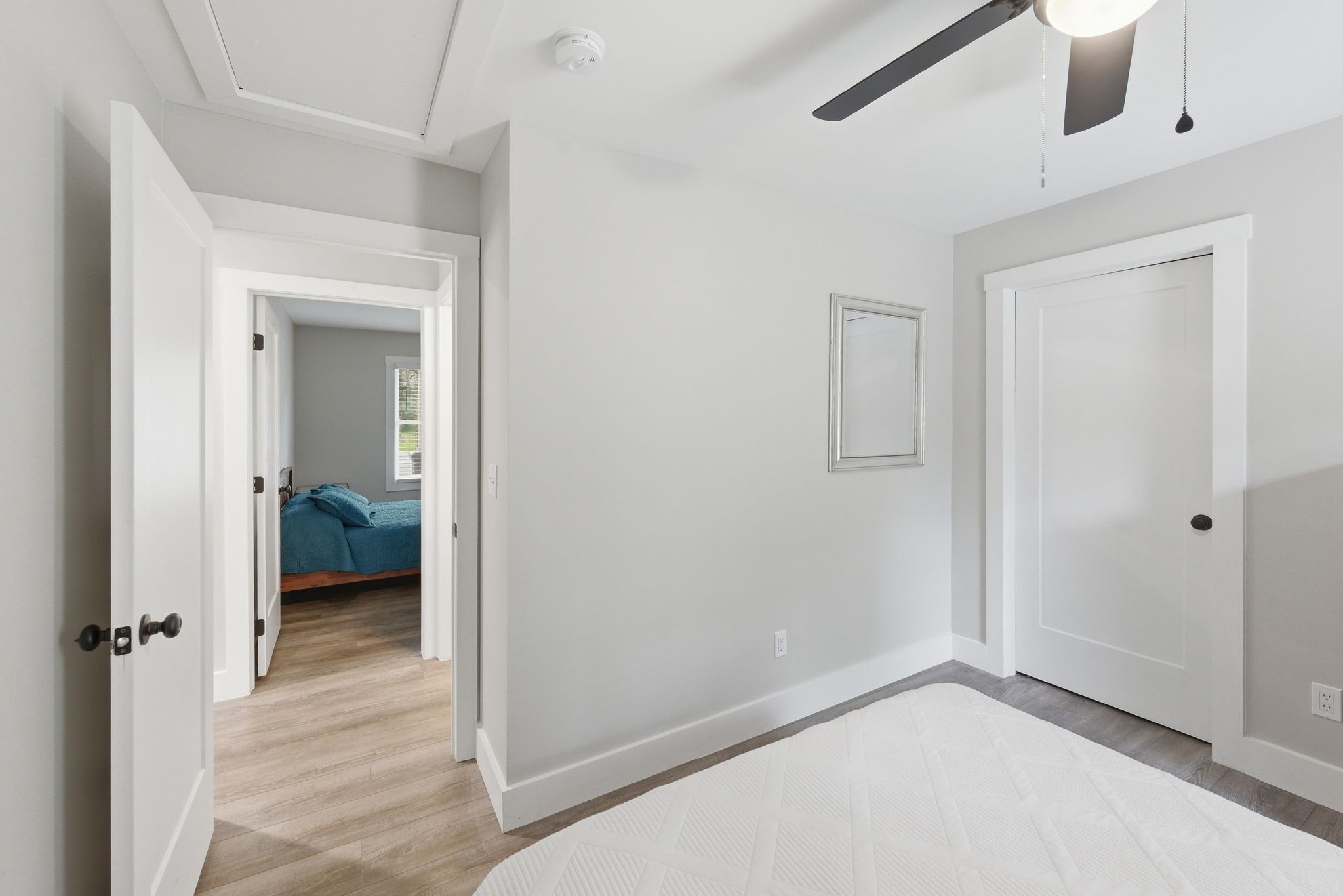 1253 W Main St