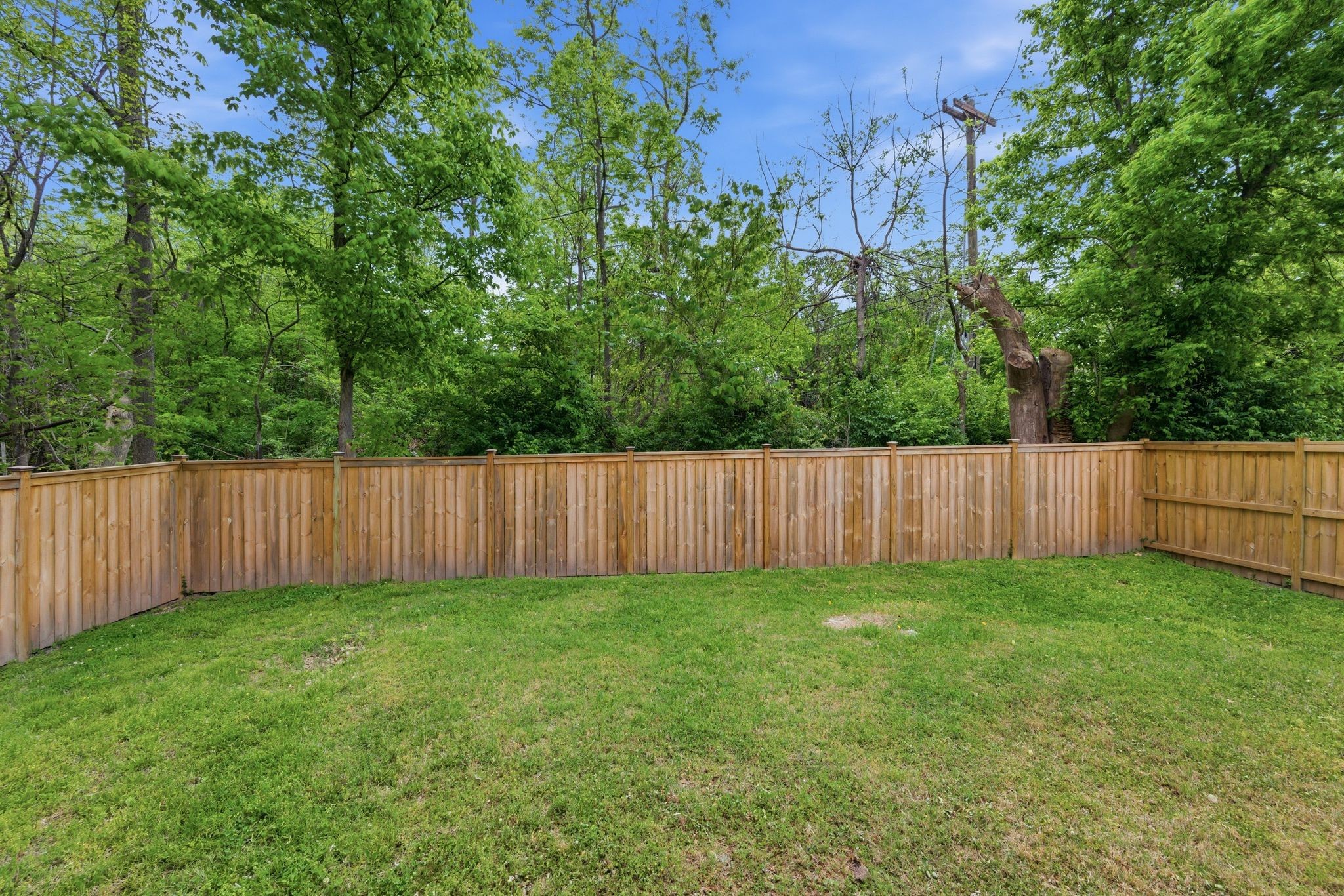 1253 W Main St