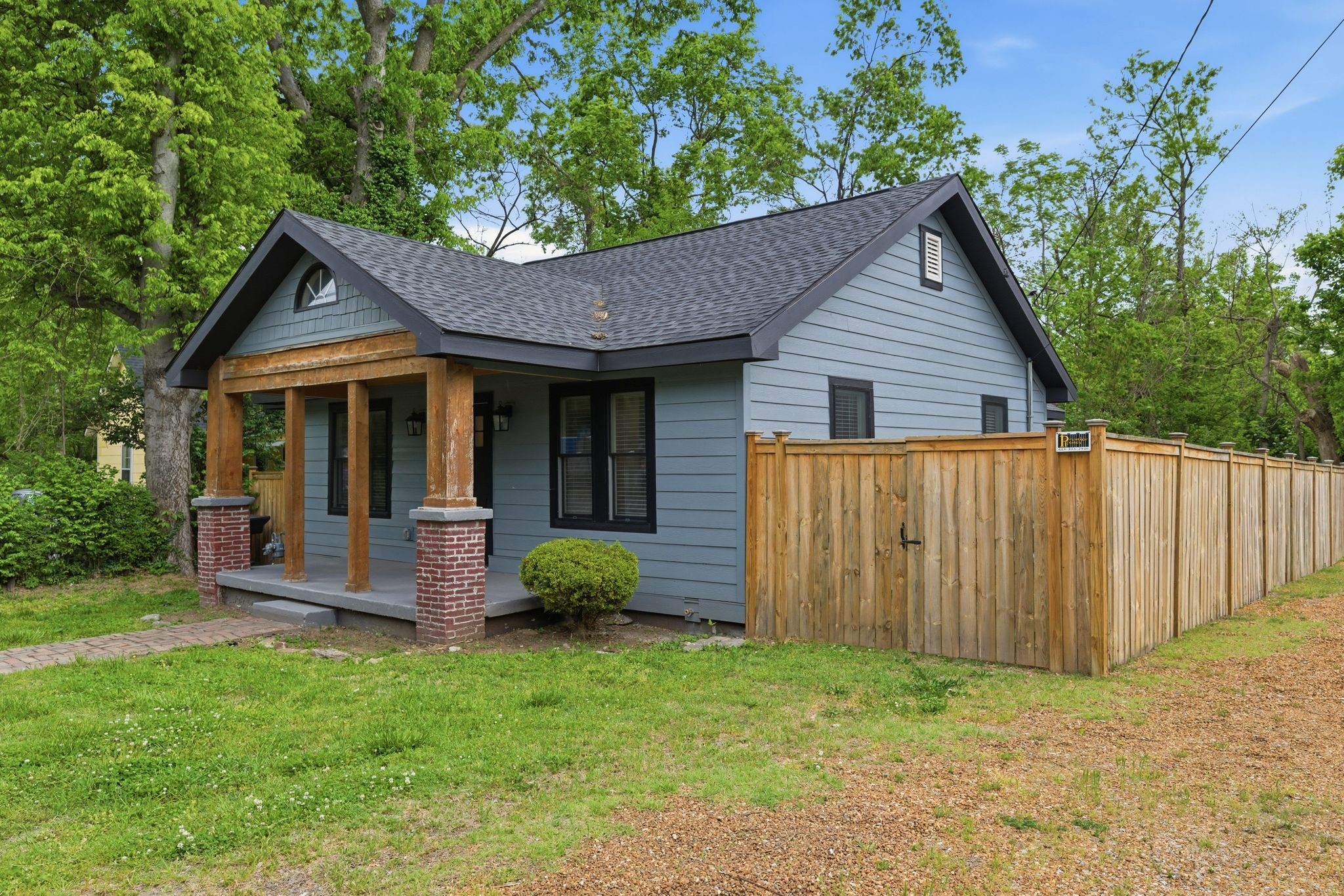 1253 W Main St