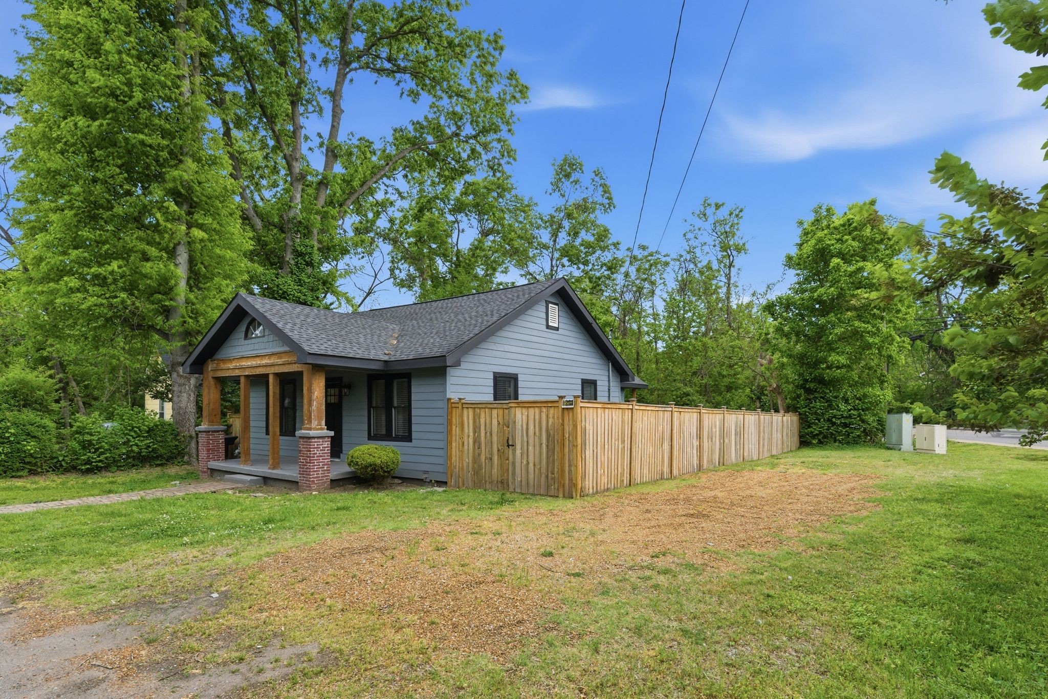 1253 W Main St