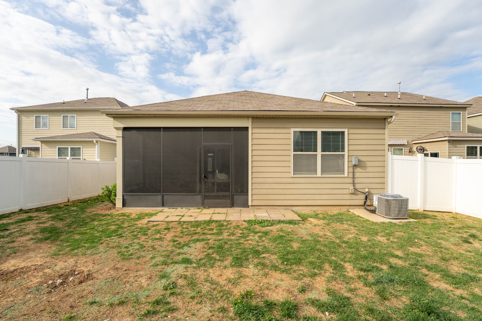 8019 Craighead Dr