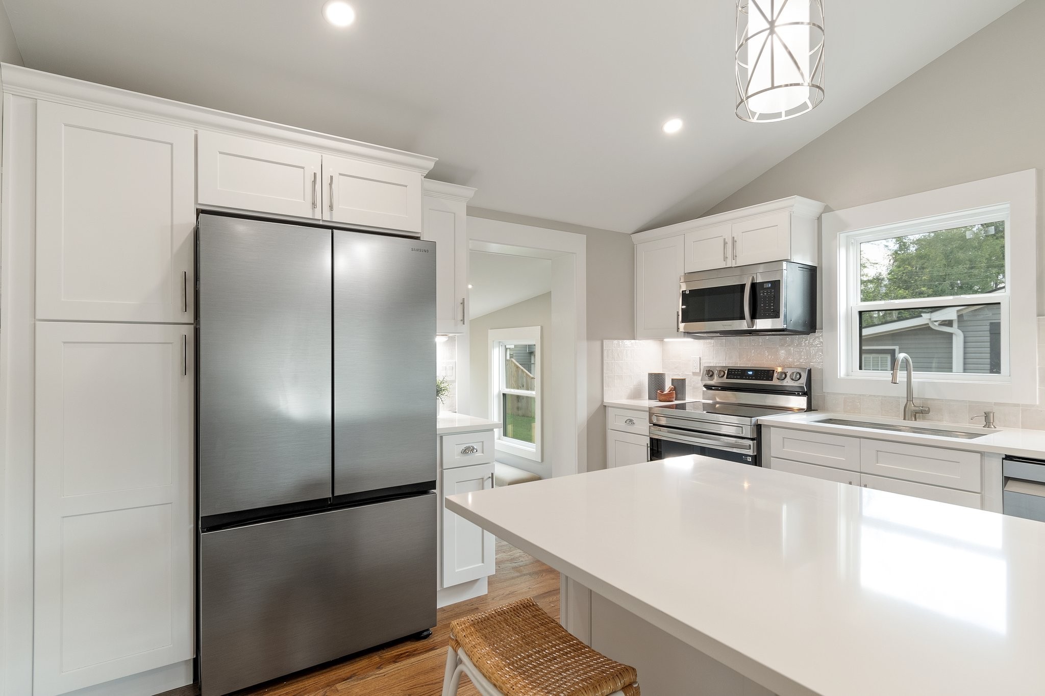 1305 Chickering Dr
